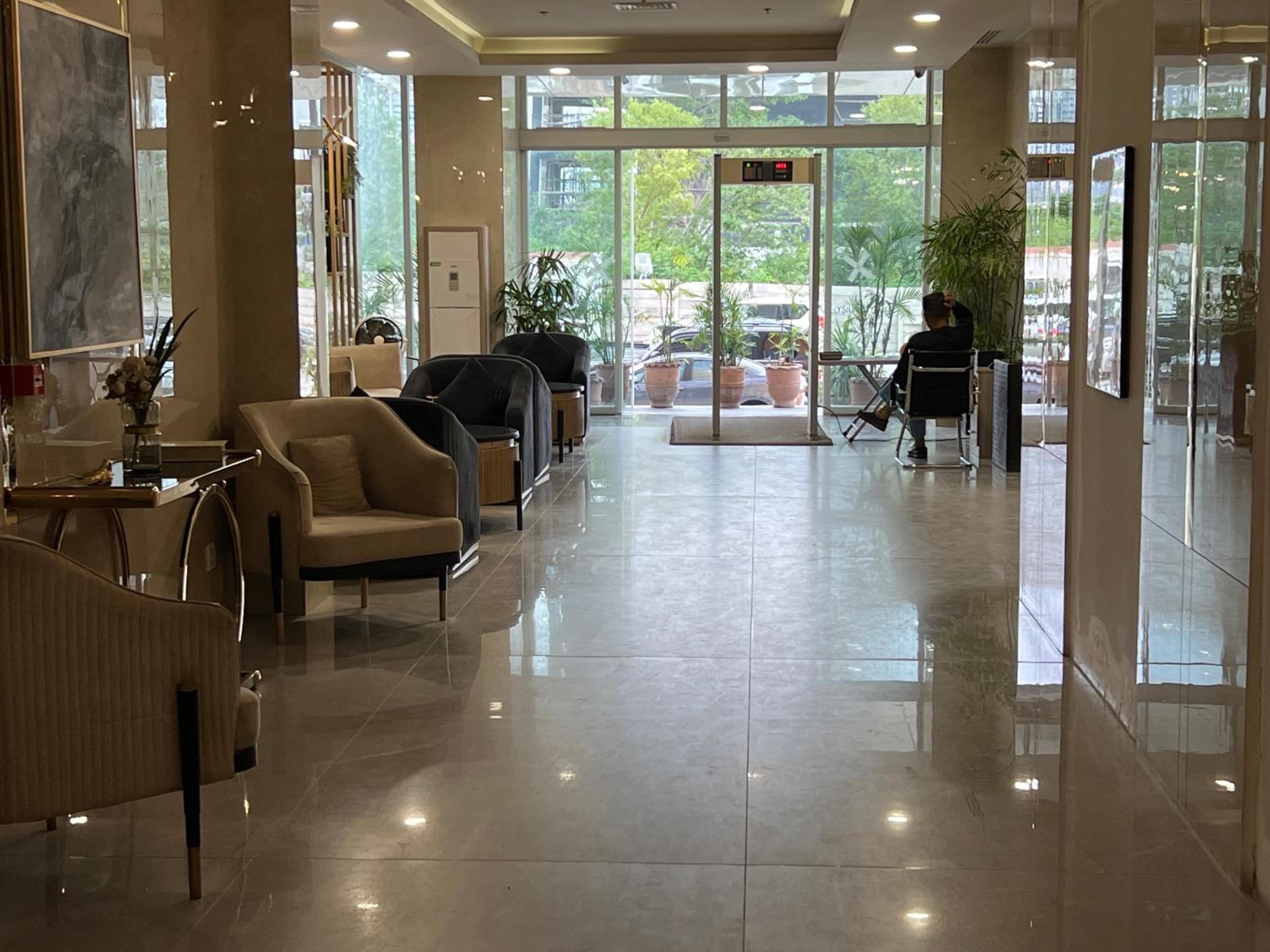 Sky Vista Executive Apartments - Centaurus Mall View