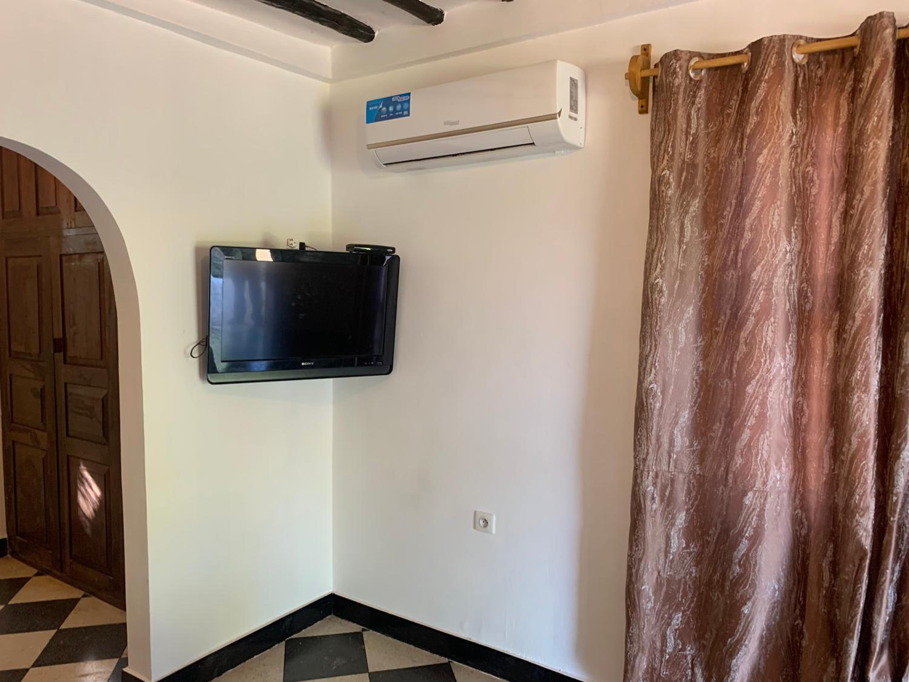 Kisharif holiday home