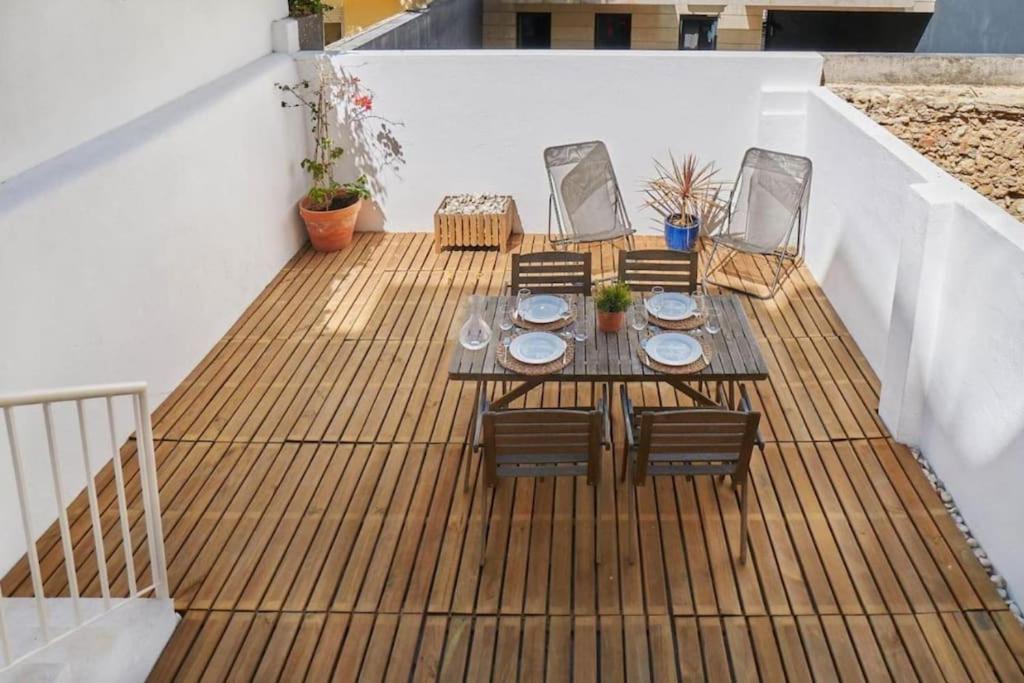 Modern Flat with large garden and terrace right next Estrela Park