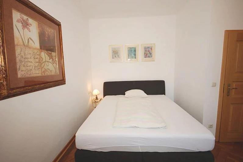 Überdurchschnittliche möblierte Vier-Zimmer-Wohnung im 1 OG in zentrumsnaher Lage von Bad Reichenhall