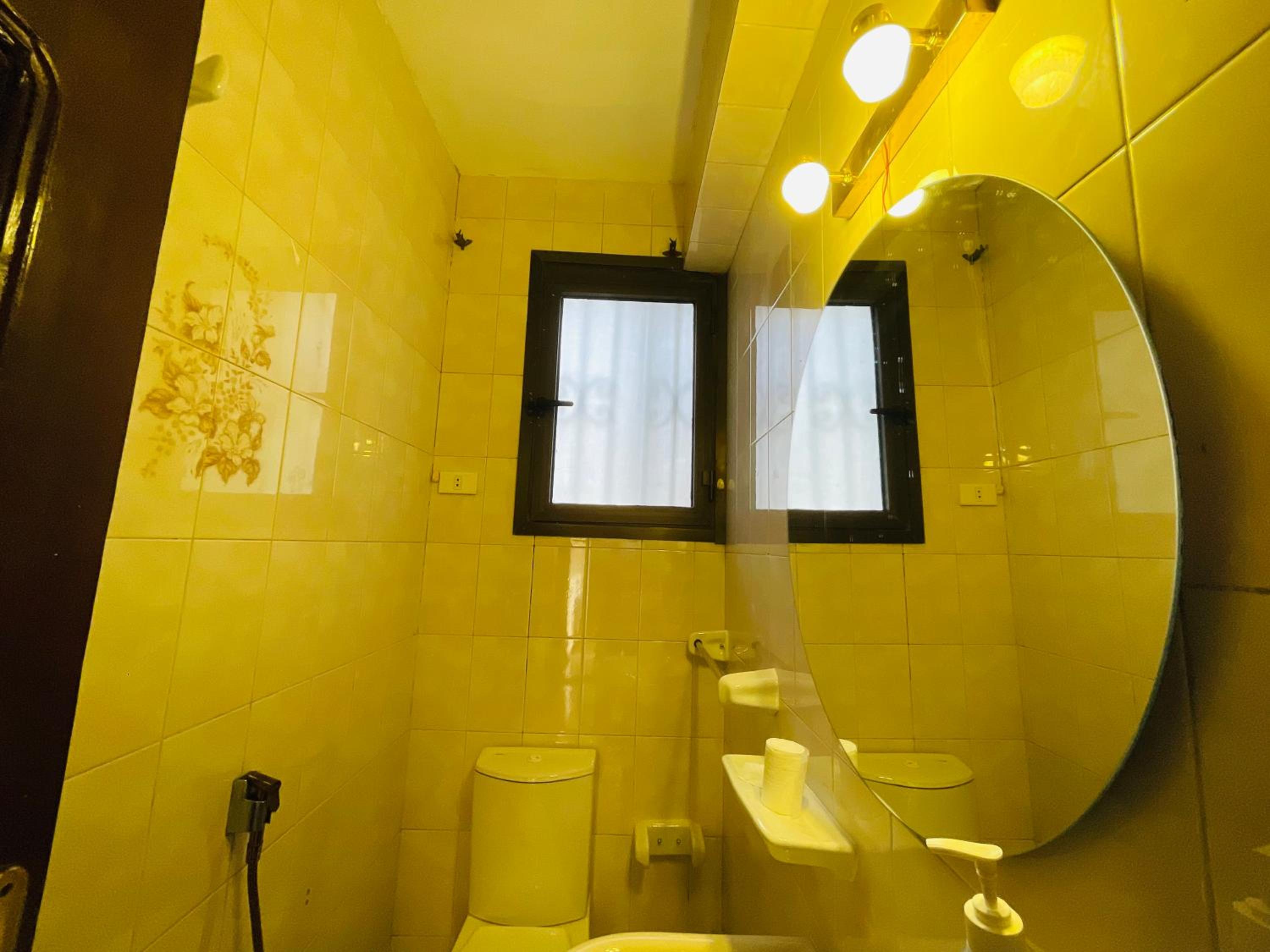 2 Bdrs Madii corniche apartment