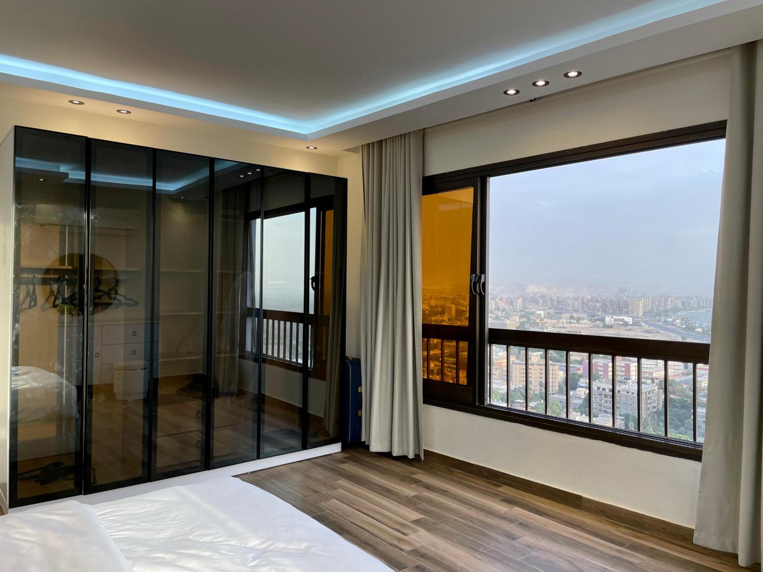 2 Bdrs Madii corniche apartment