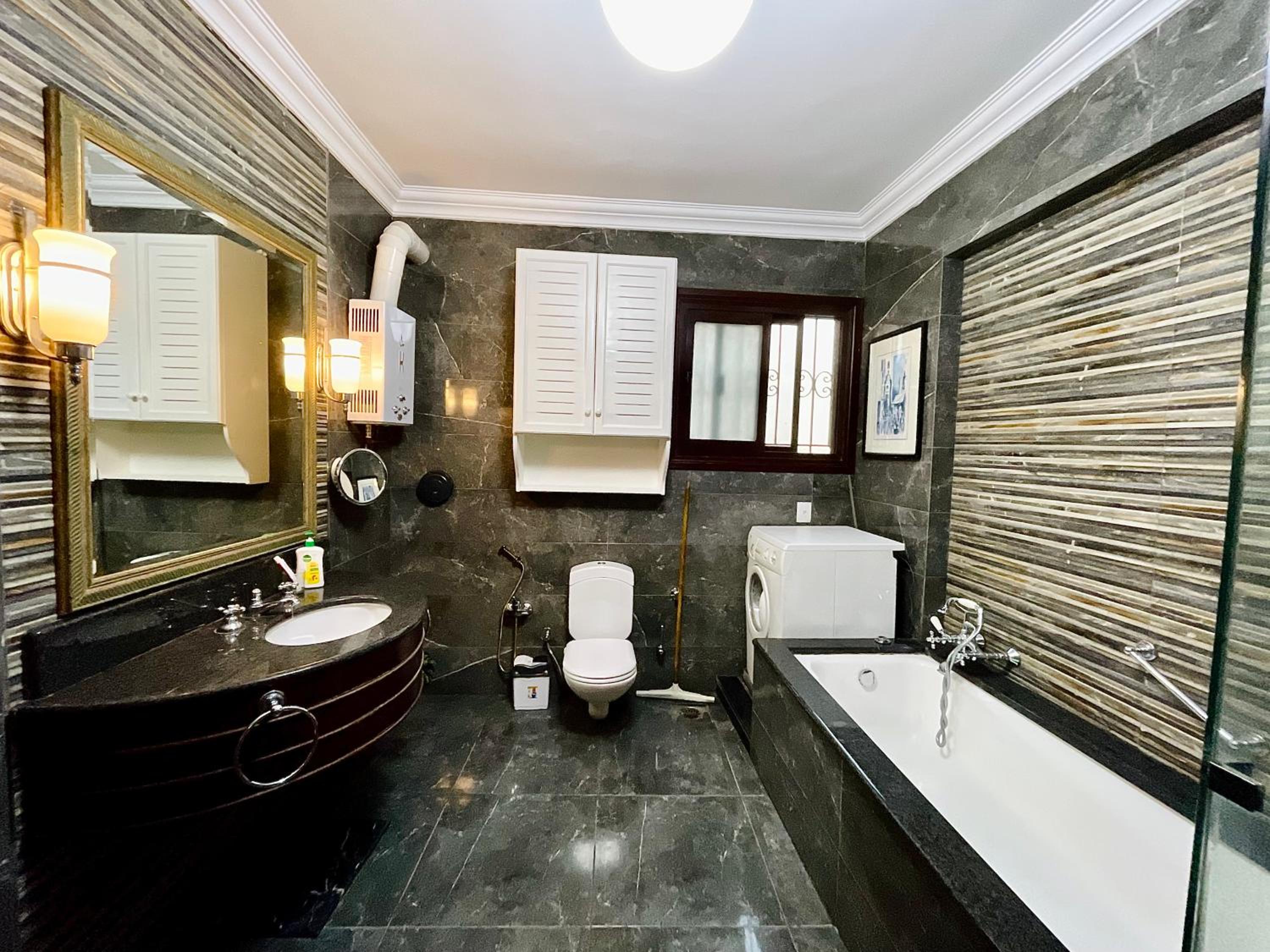 2 Bdrs Madii corniche apartment
