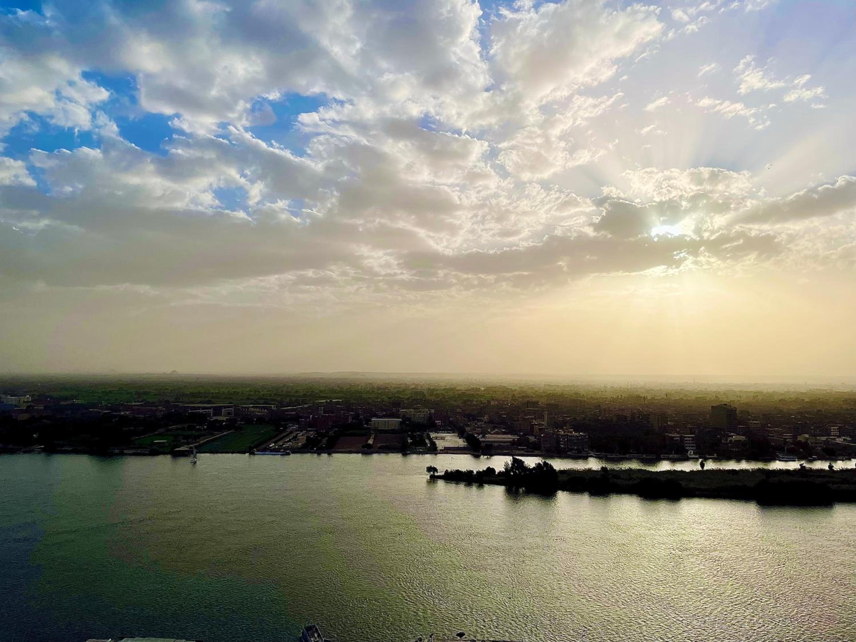2 Bdrs Madii corniche apartment