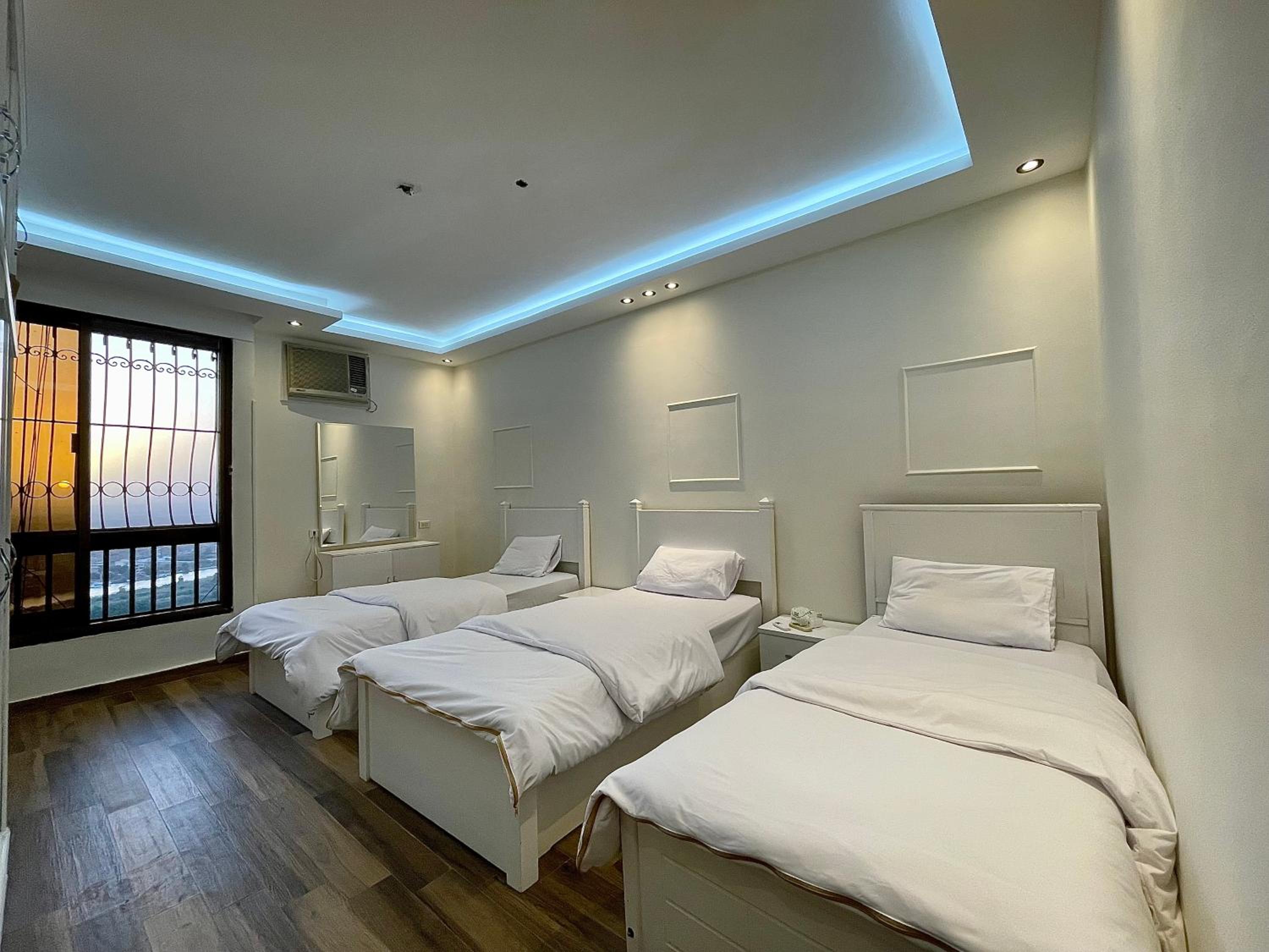 2 Bdrs Madii corniche apartment