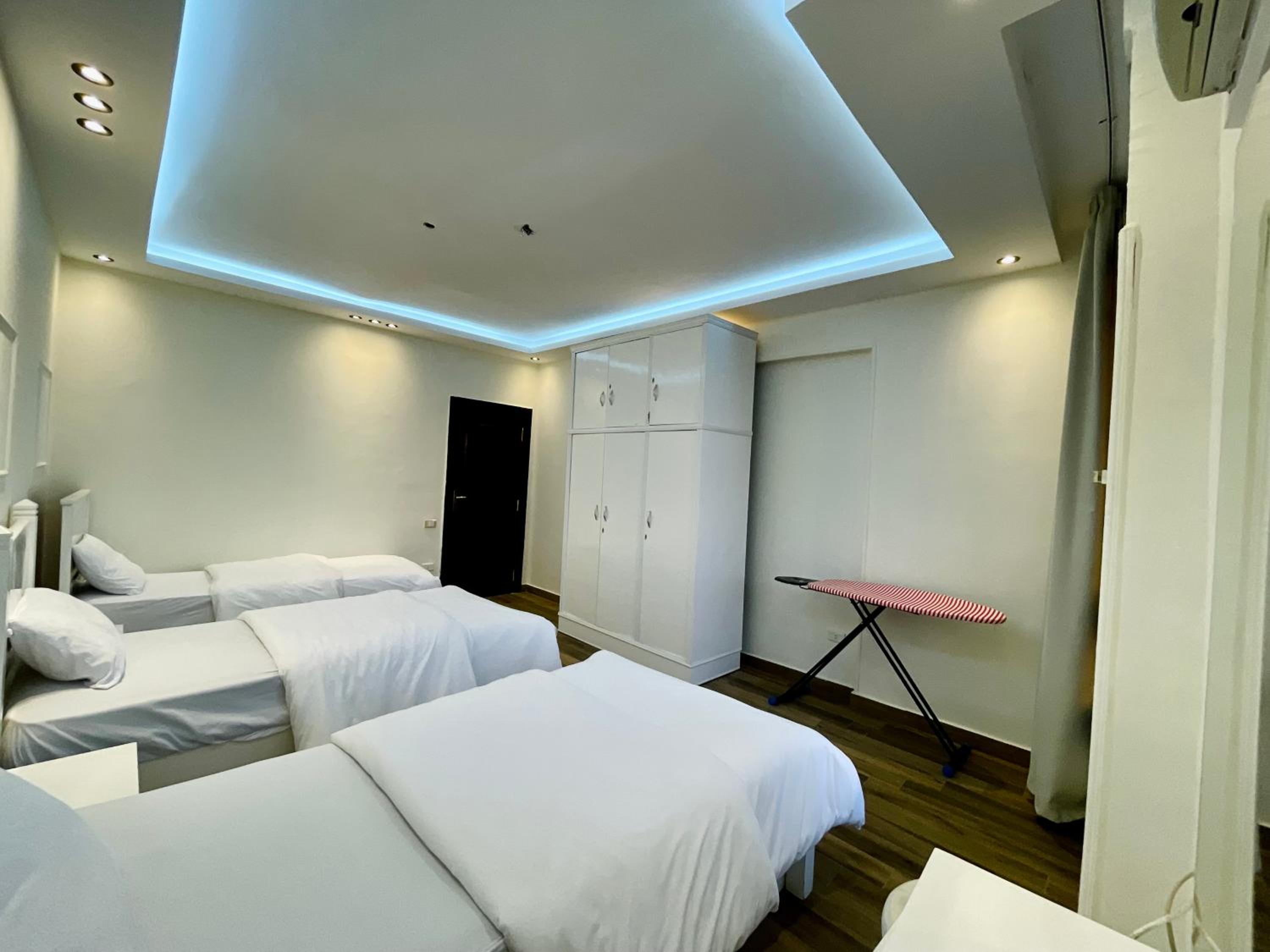 2 Bdrs Madii corniche apartment