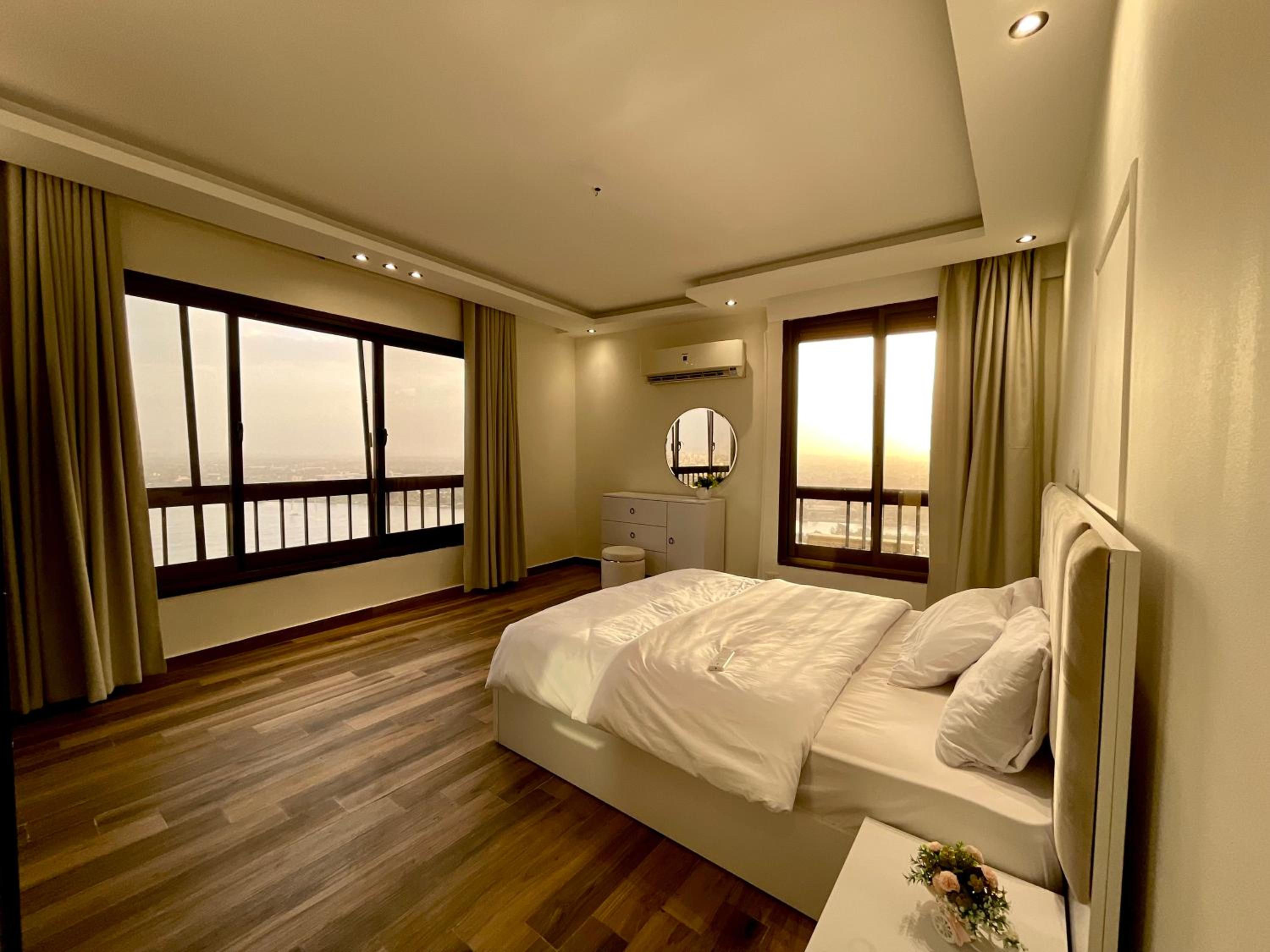 2 Bdrs Madii corniche apartment