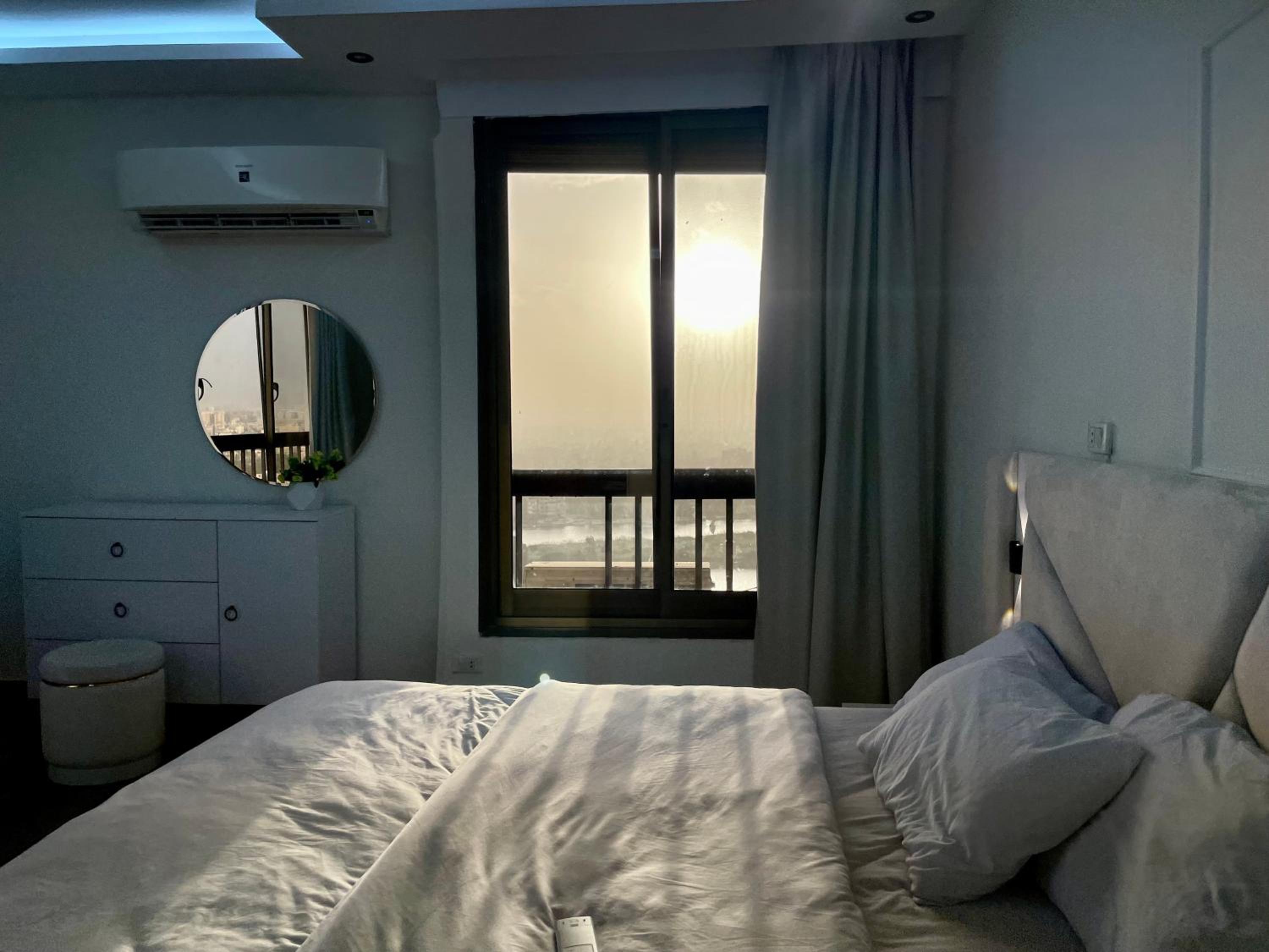 2 Bdrs Madii corniche apartment