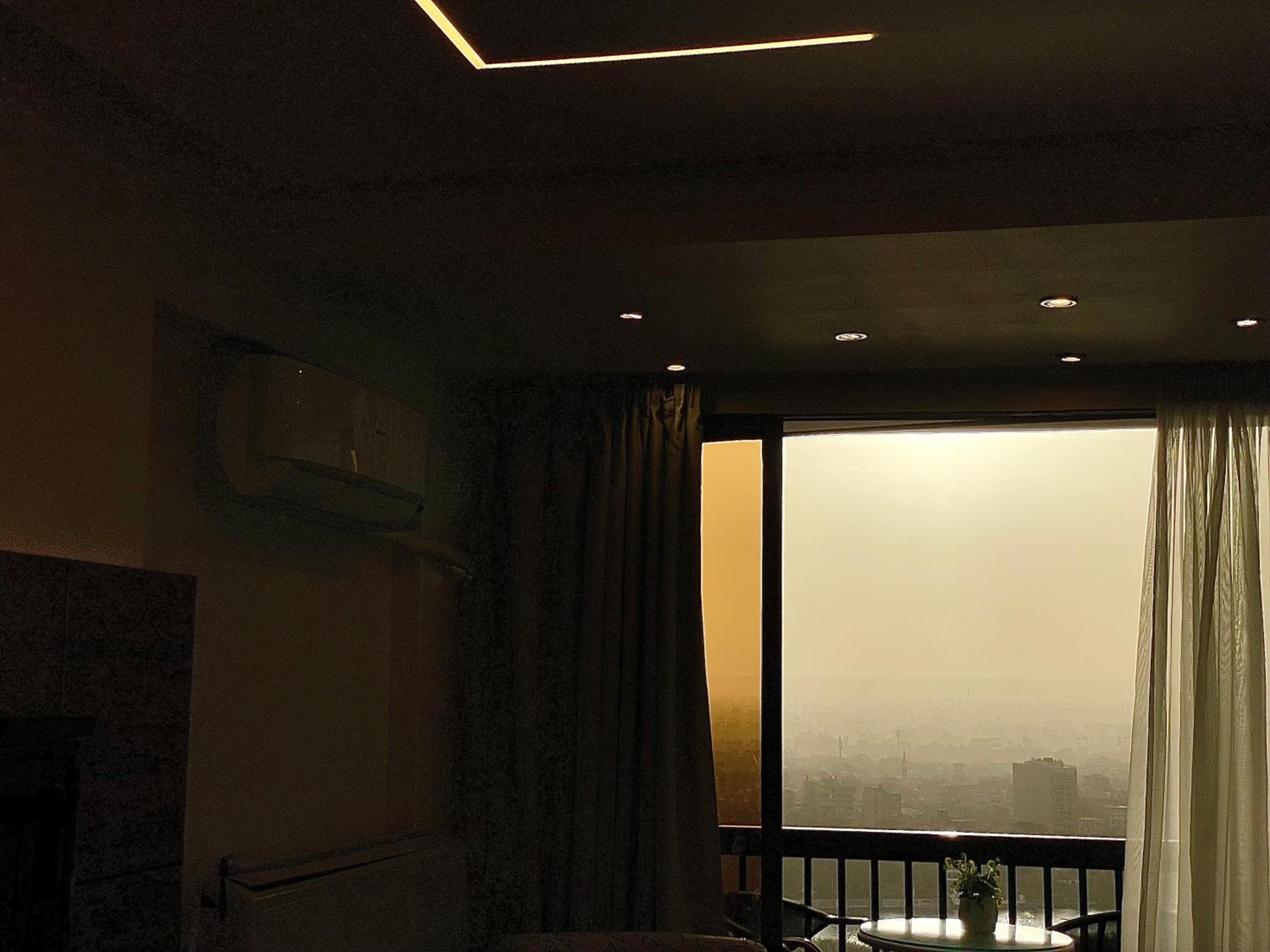 2 Bdrs Madii corniche apartment