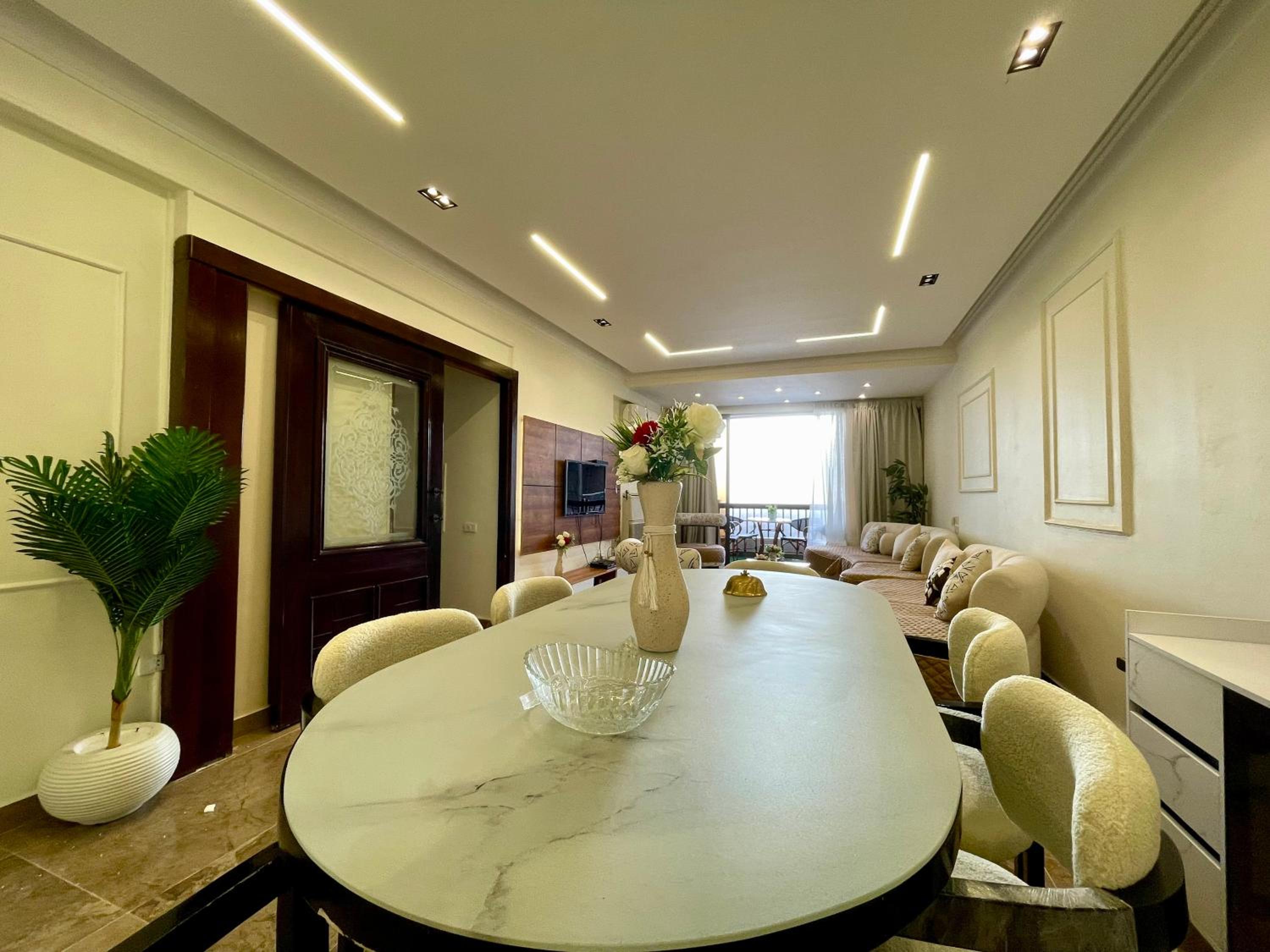 2 Bdrs Madii corniche apartment