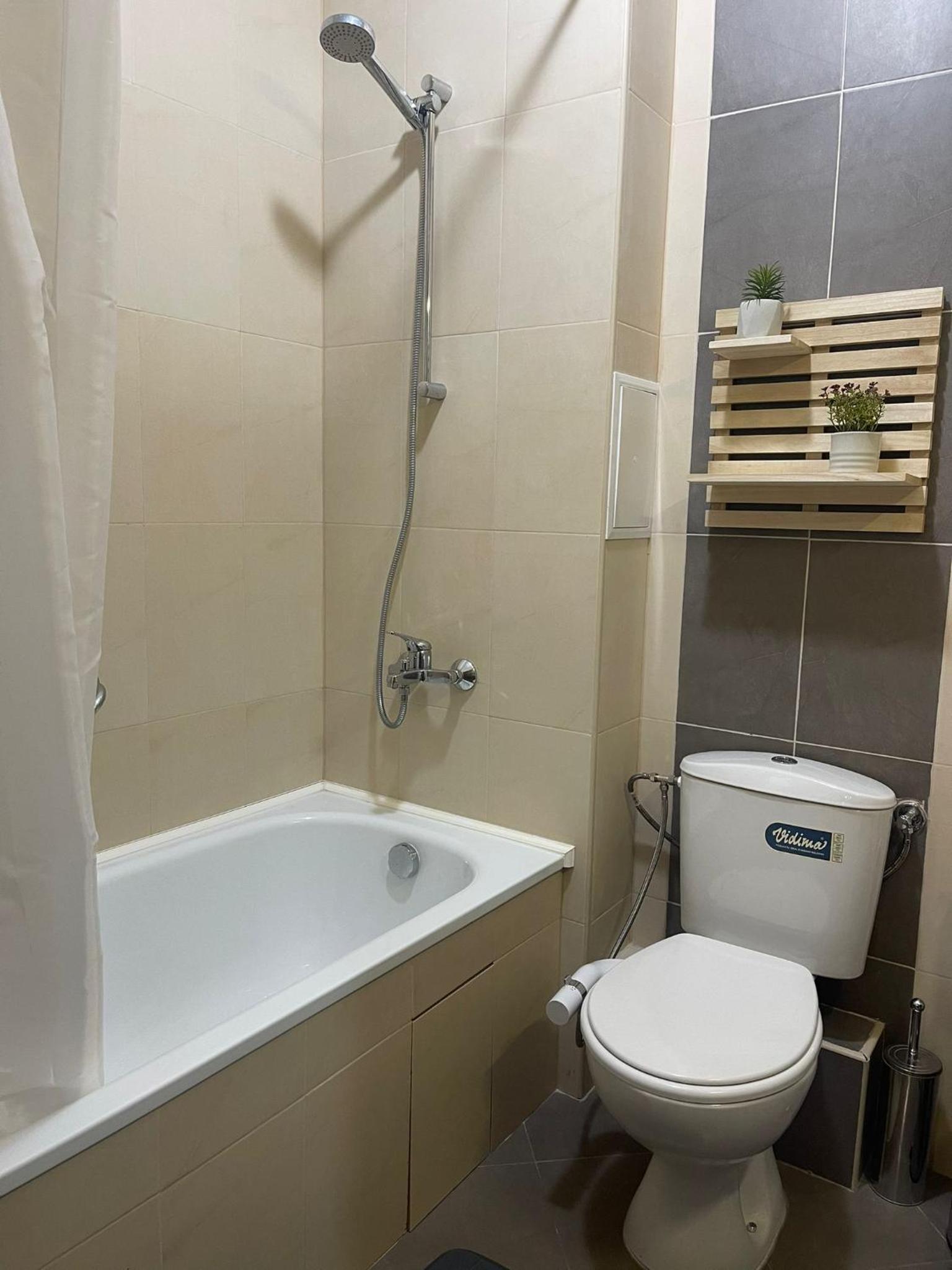 St John Hill apartment