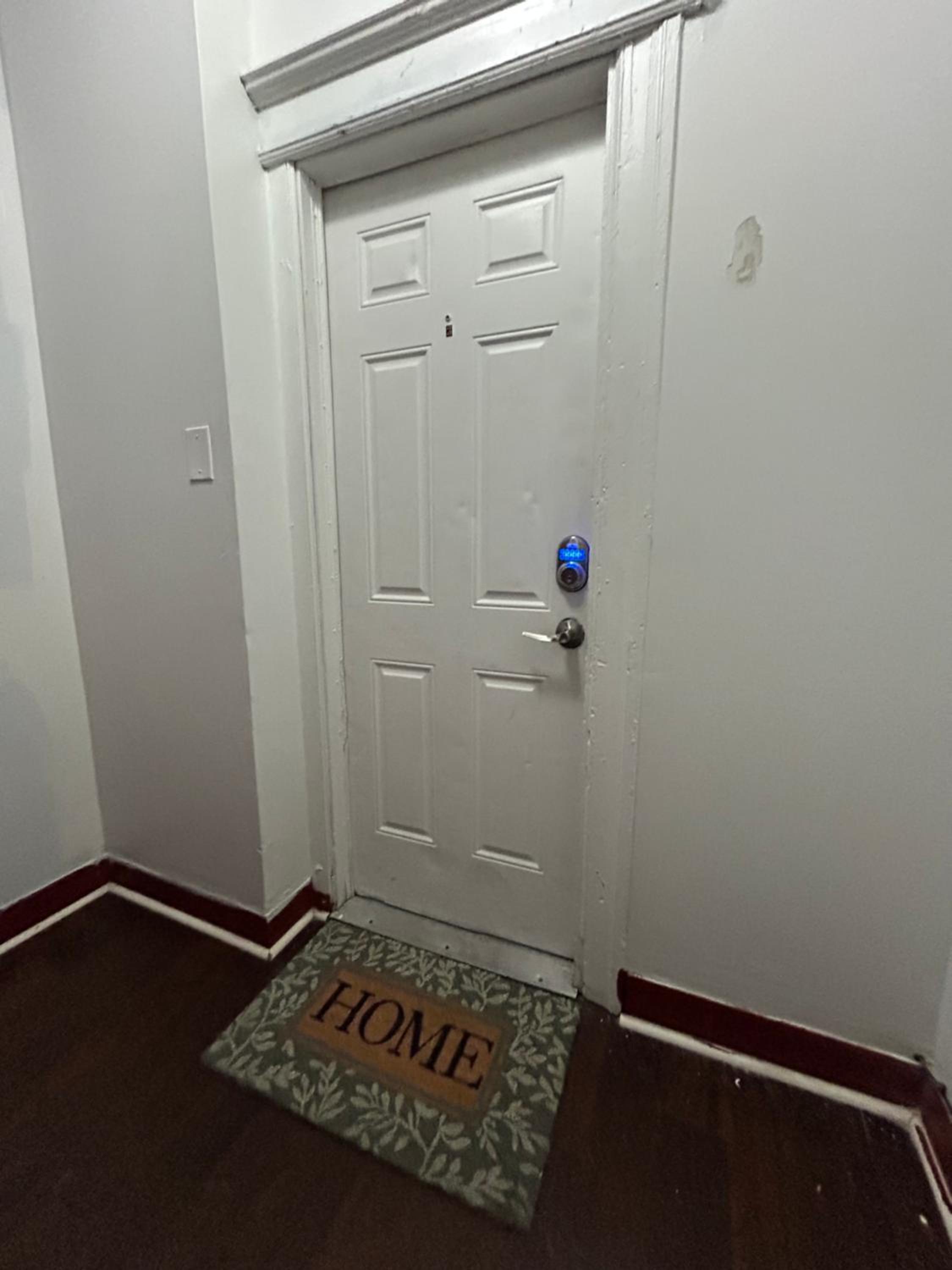 2F4-Chelsea Suites In-Unit washer dryer and TV, photo 4