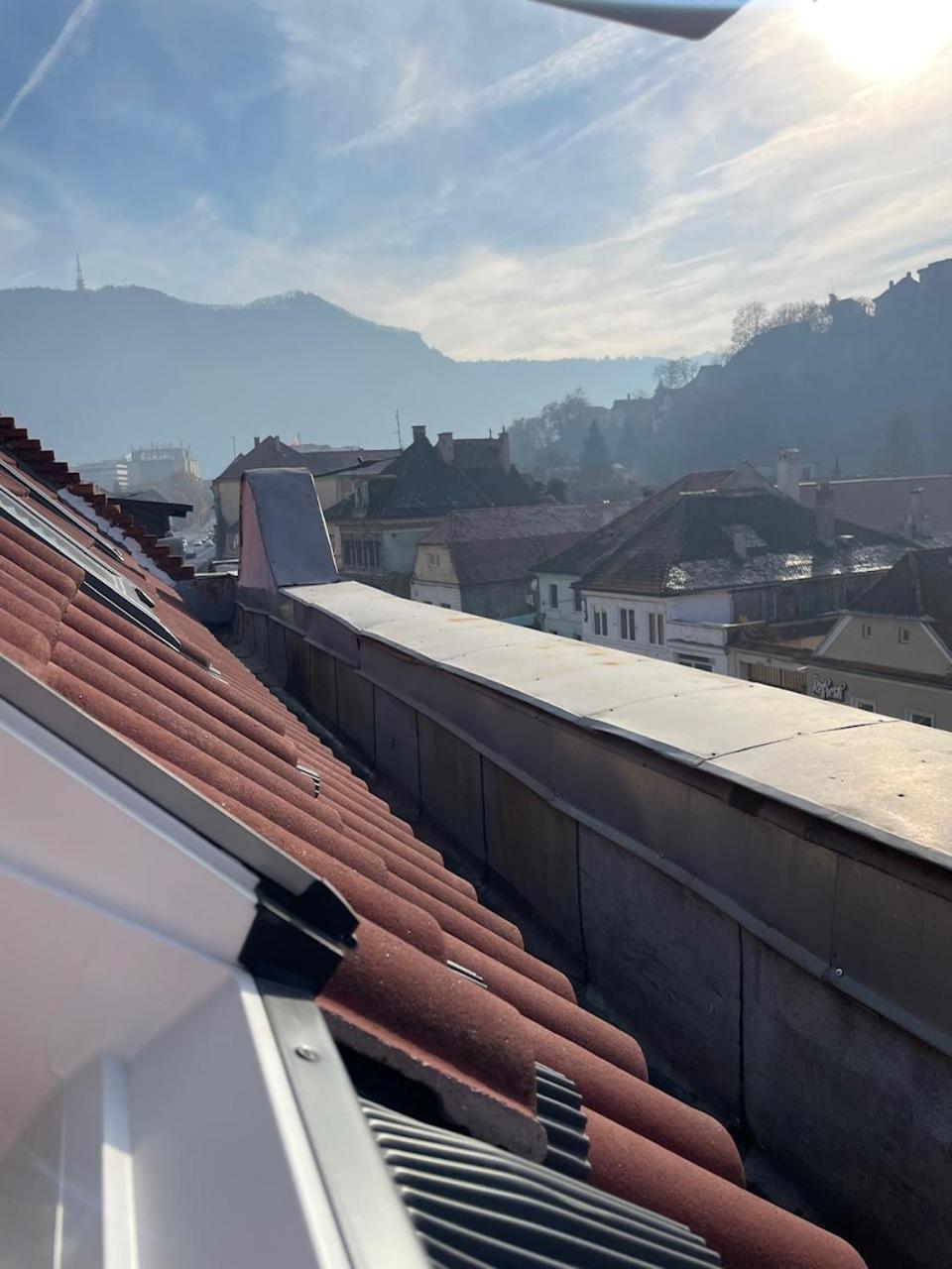 Residence 48 Beautiful building within moments from the Old Town of Brasov