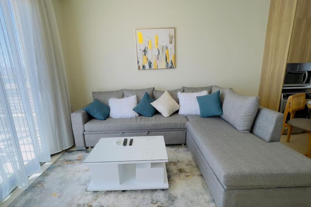 Ollystays Lagoon & Pool Views, Shedwan 1BR, Near Abu Tig ! view 2