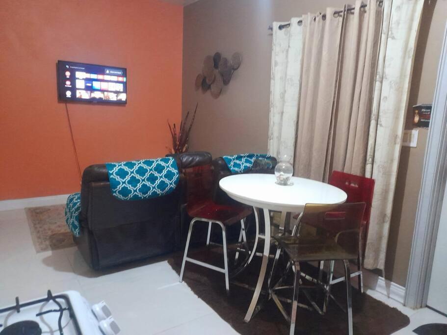 Immaculate 1 bedroom rental unit