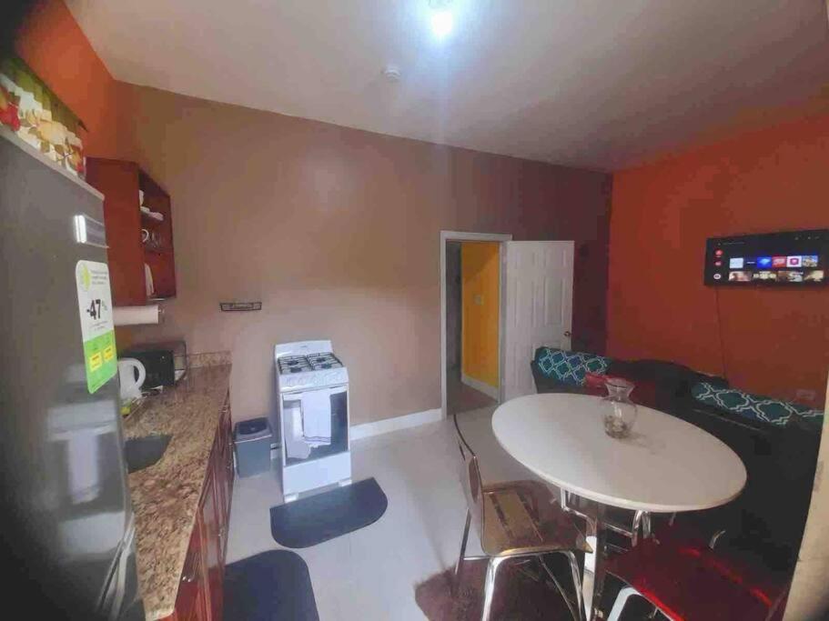 Immaculate 1 bedroom rental unit