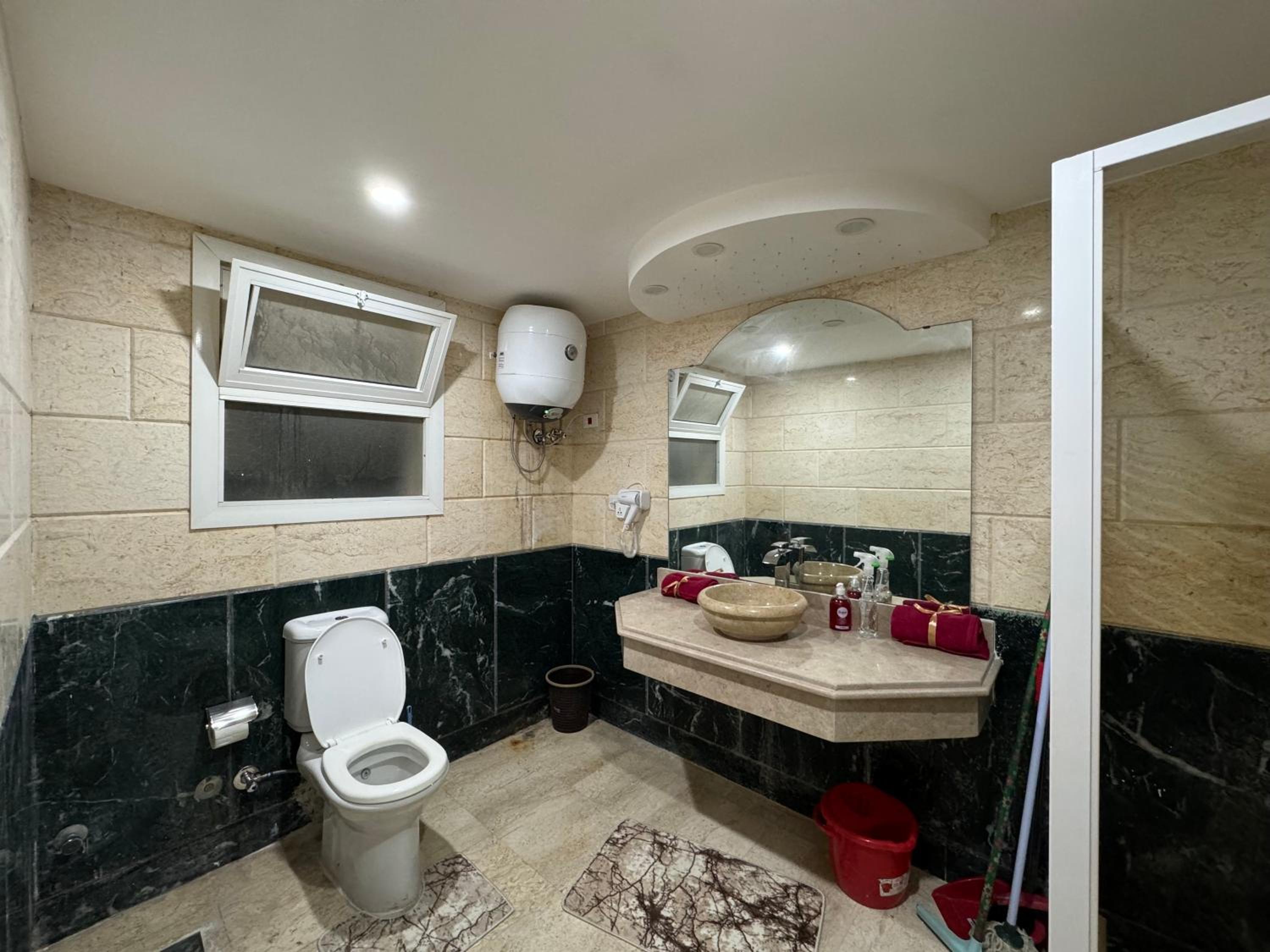 Luxury apartment at the Amwaj Hotel B603 view 2
