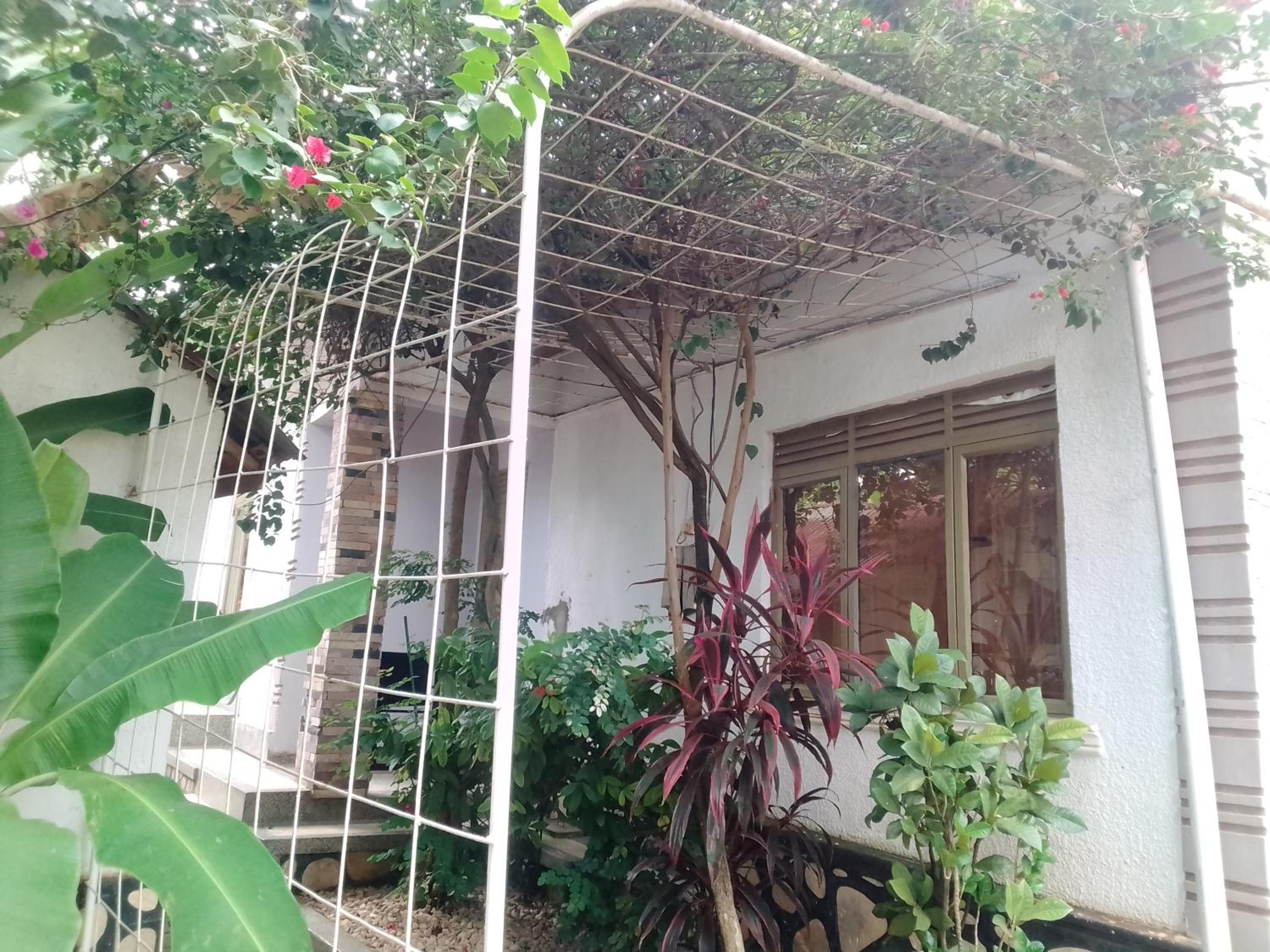 Aidah bed and breakfast seguku katale view 4