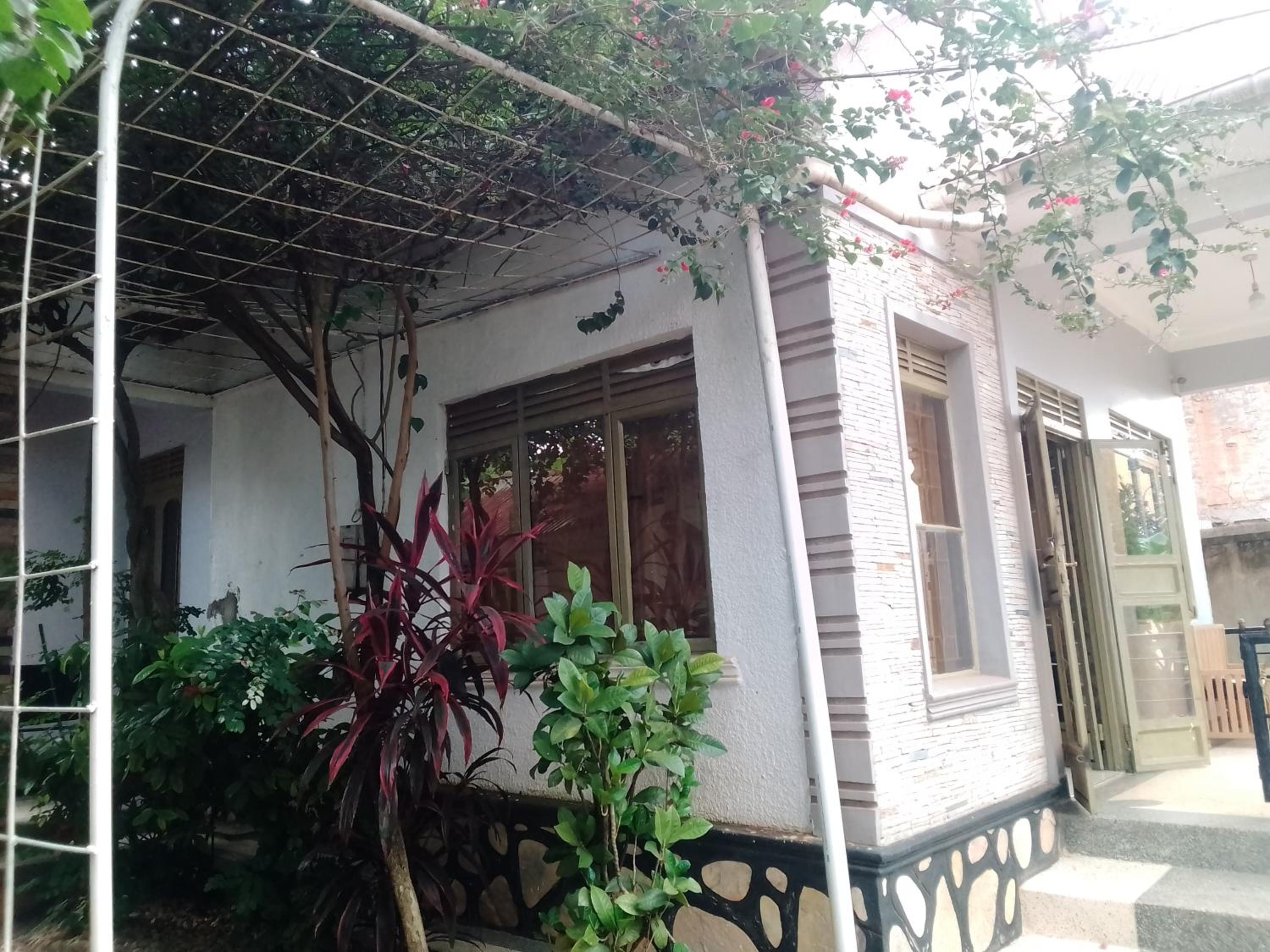 Aidah bed and breakfast seguku katale view 5