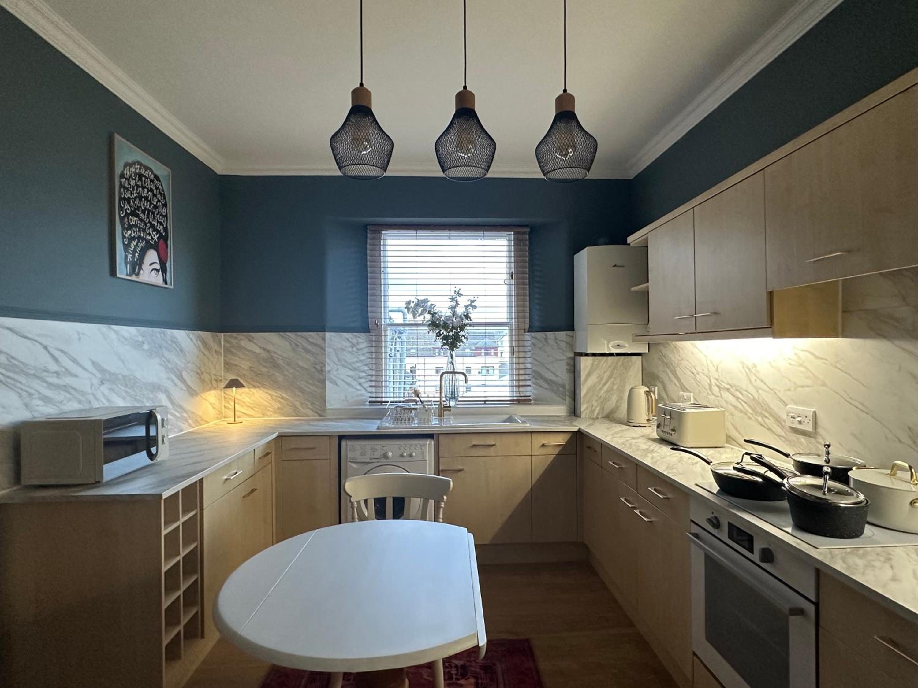 Elegant Georgian Apartment with Park View in Perth view 5
