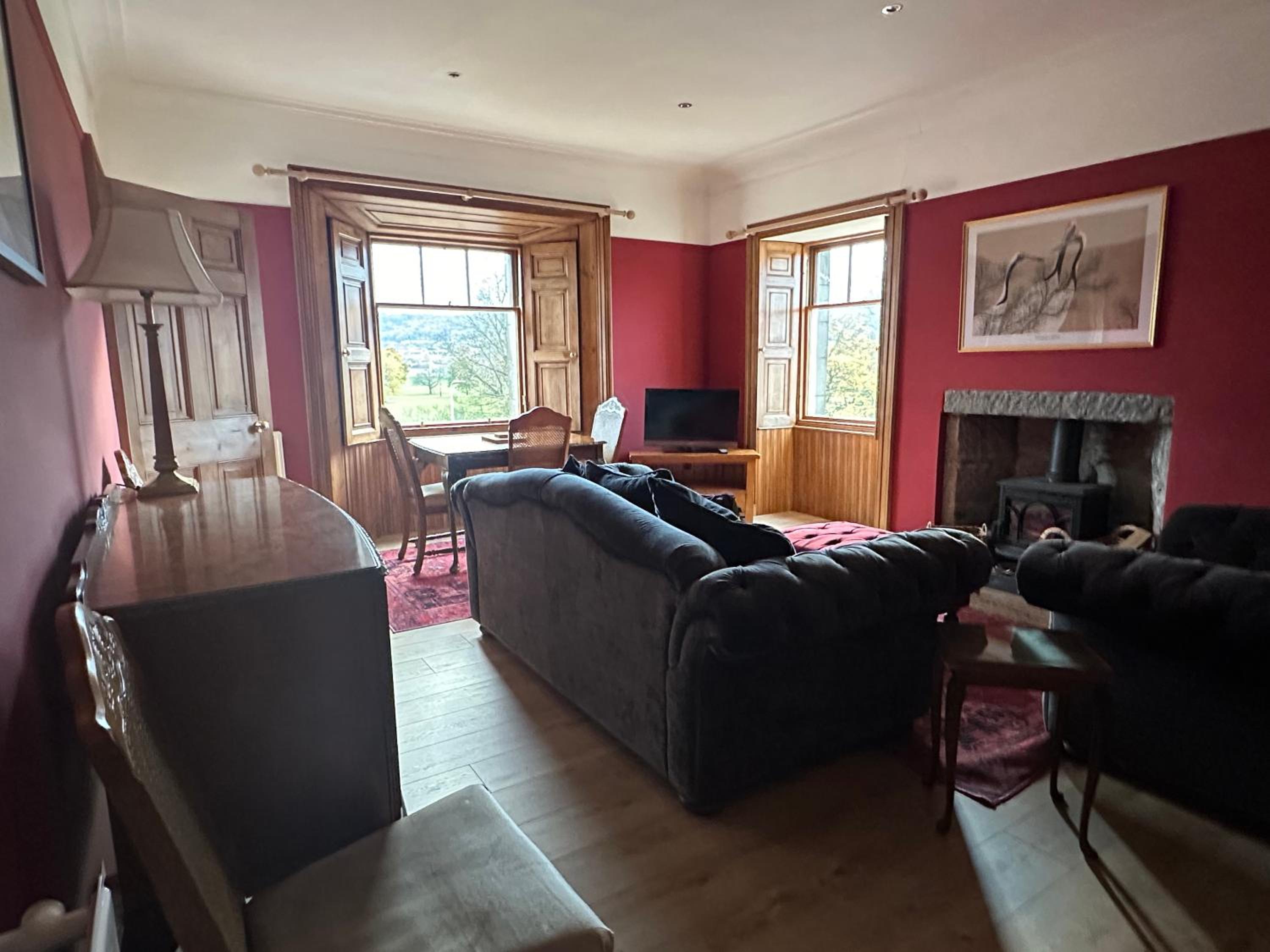 Elegant Georgian Apartment with Park View in Perth view 4