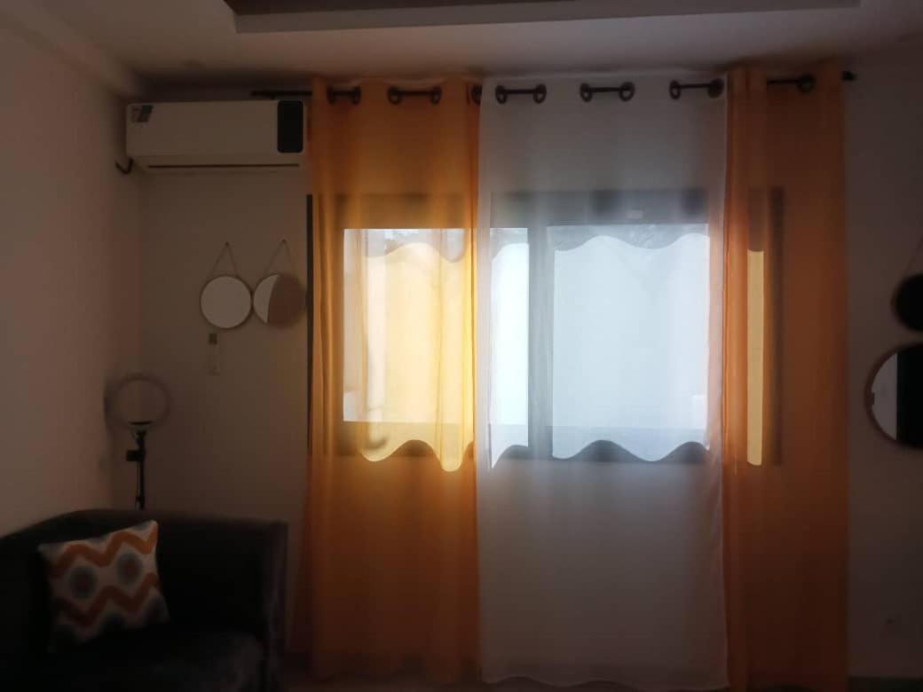 Studio F1 meublé et luxueux view 5