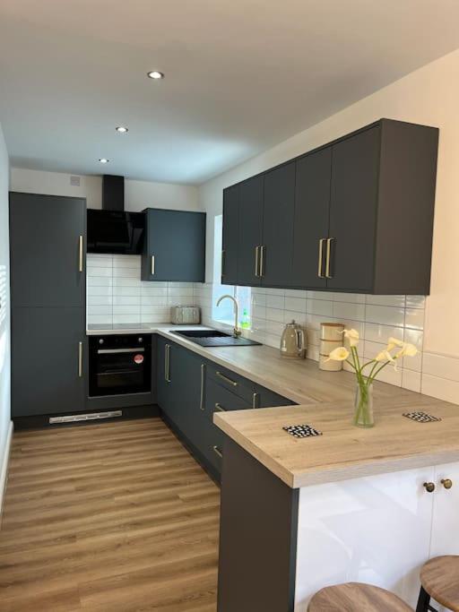 luxury Detached House Sheffield City Centre Sleeps 4