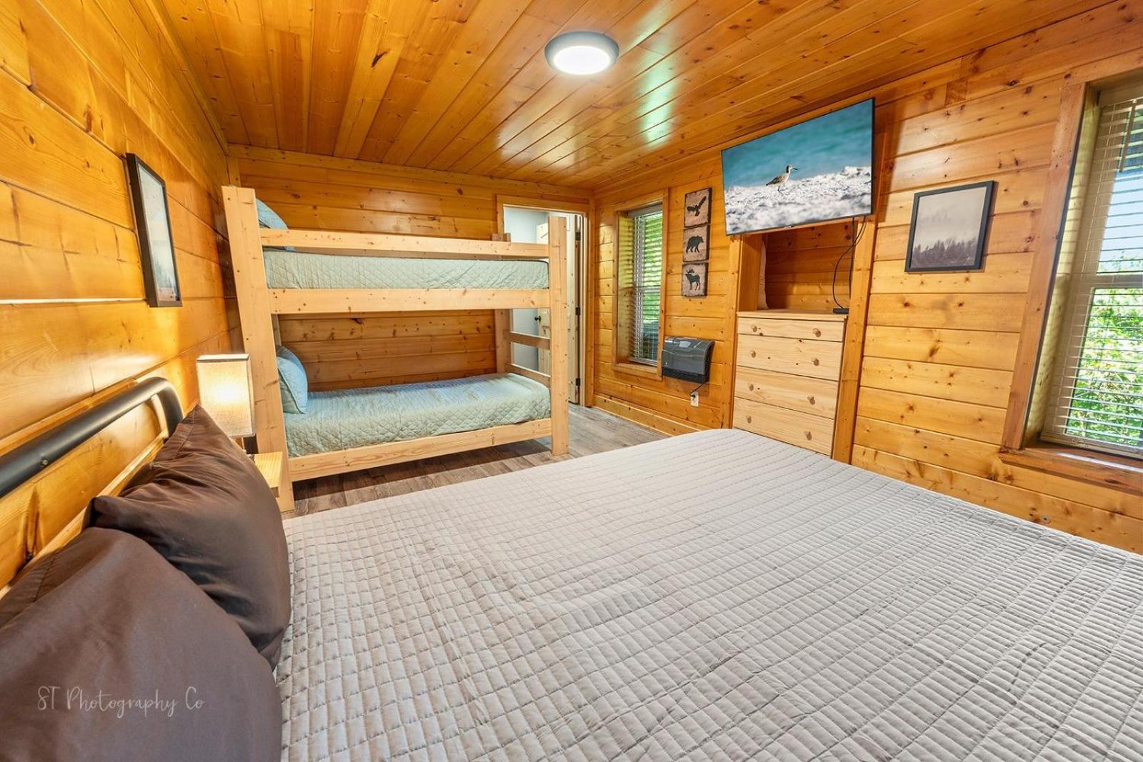 Dolly's Lodge # 3
