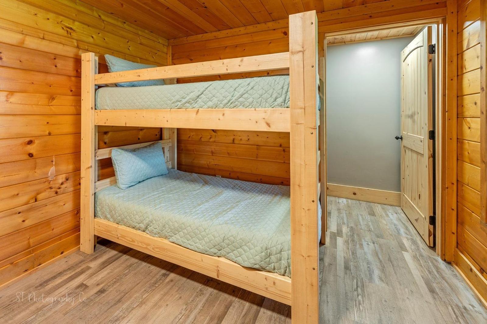 Dolly's Lodge # 3