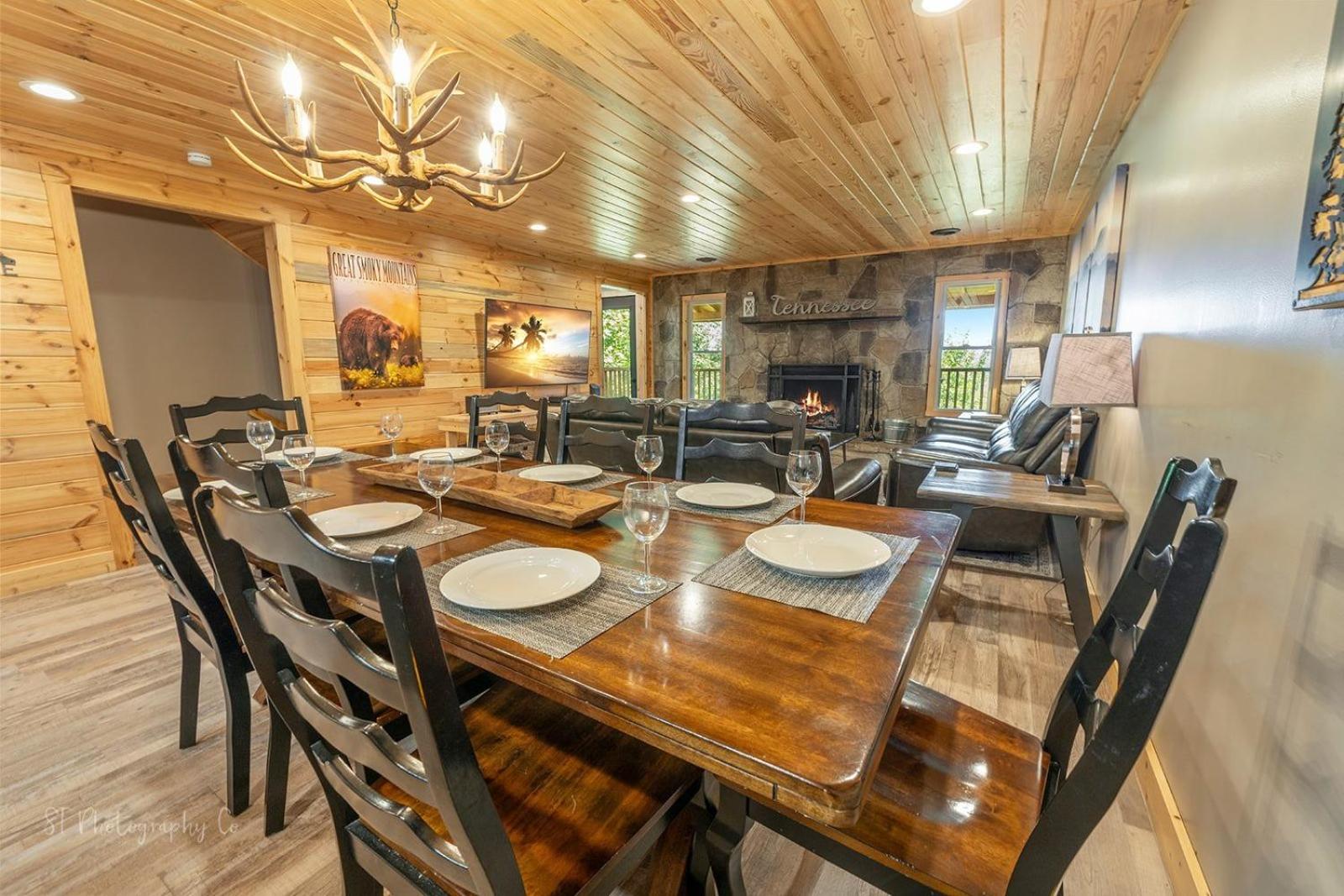 Dolly's Lodge # 3