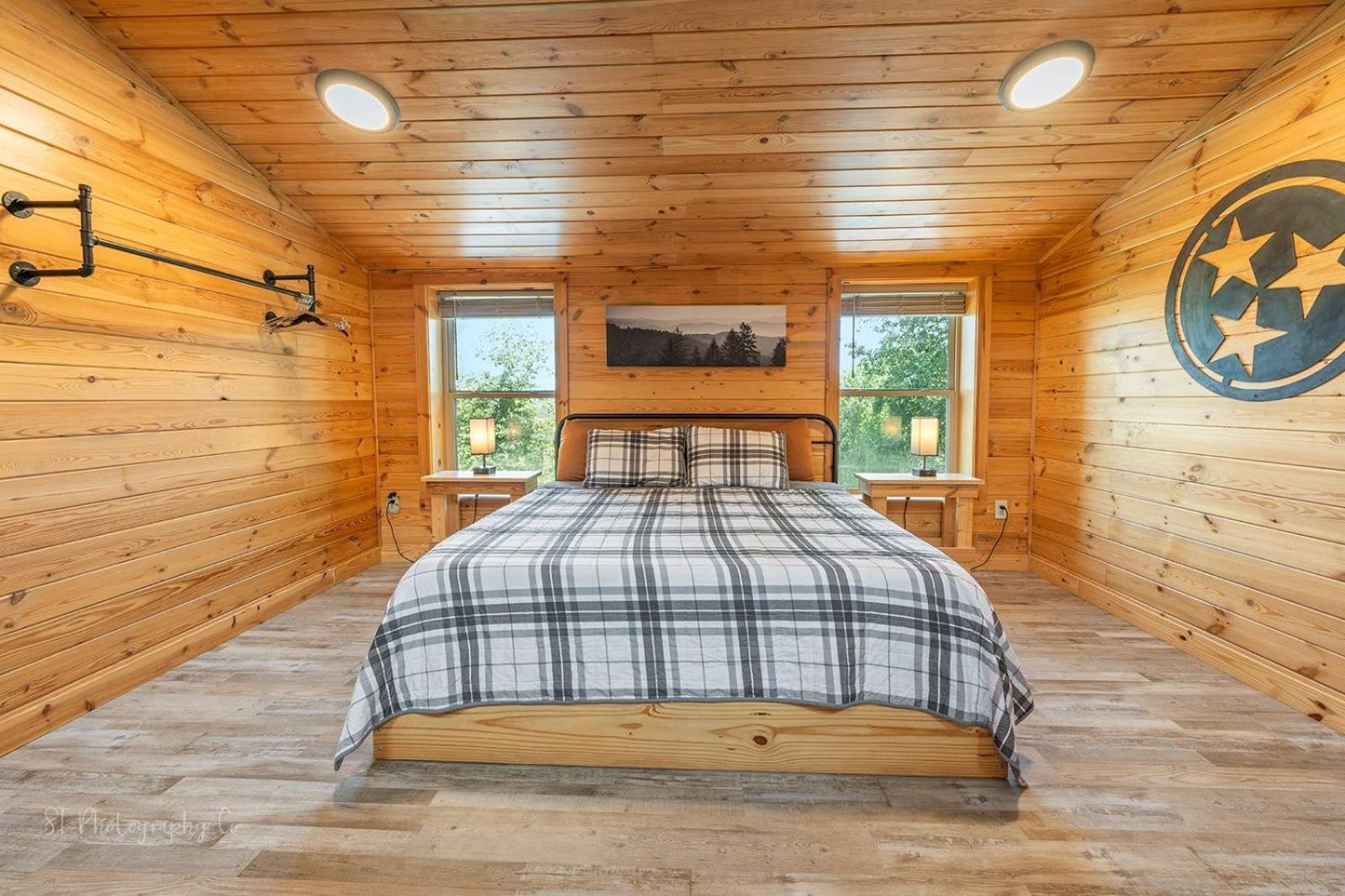 Dolly's Lodge # 3