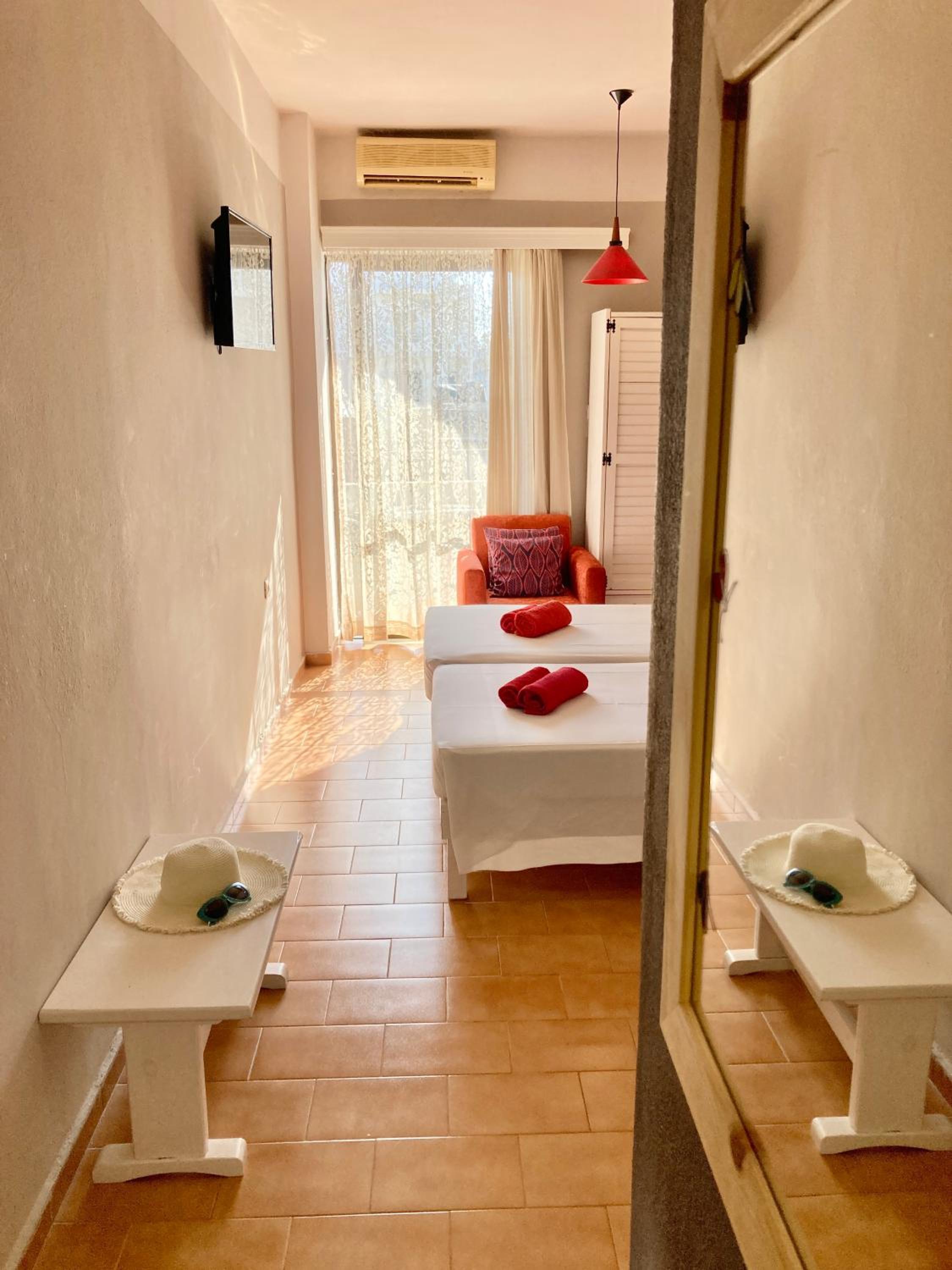 Eleana Apartments