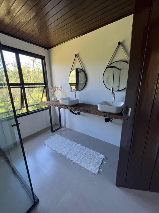 Chácara da Aráucária - sítio privativo com piscina, churrasqueira e área verde