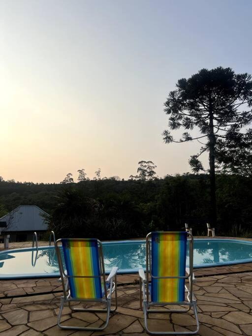 Chácara da Aráucária - sítio privativo com piscina, churrasqueira e área verde
