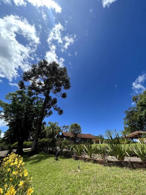 Chácara da Aráucária - sítio privativo com piscina, churrasqueira e área verde