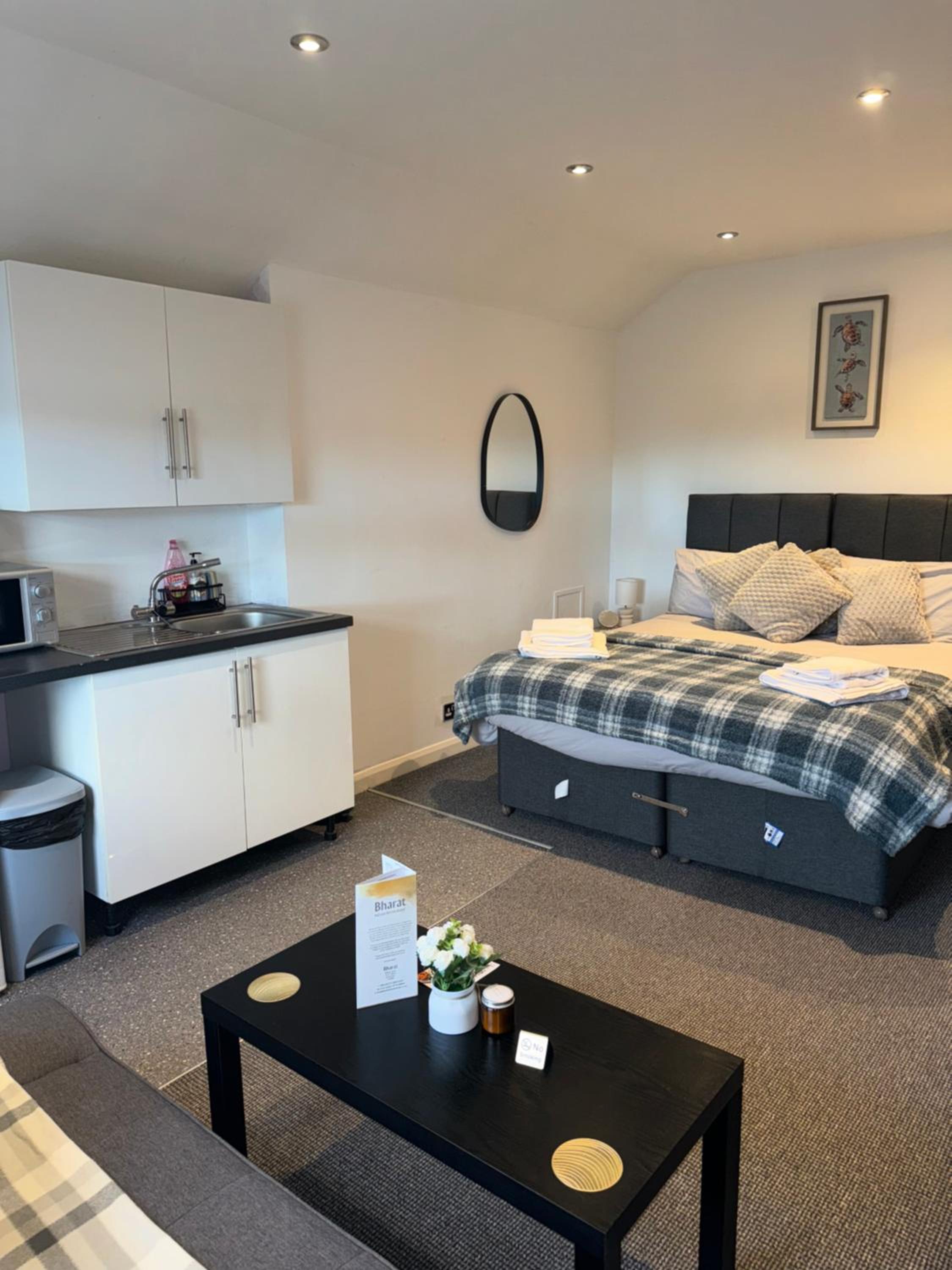 Cosy countryside stay- Waters Upton, Telford view 2