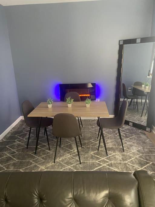 Entire NW Stadium home with pool table and parking, photo 13