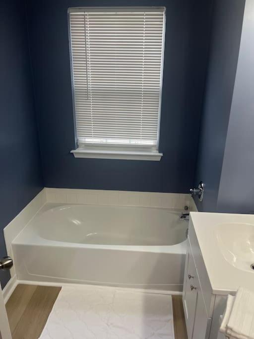 Entire NW Stadium home with pool table and parking, photo 44