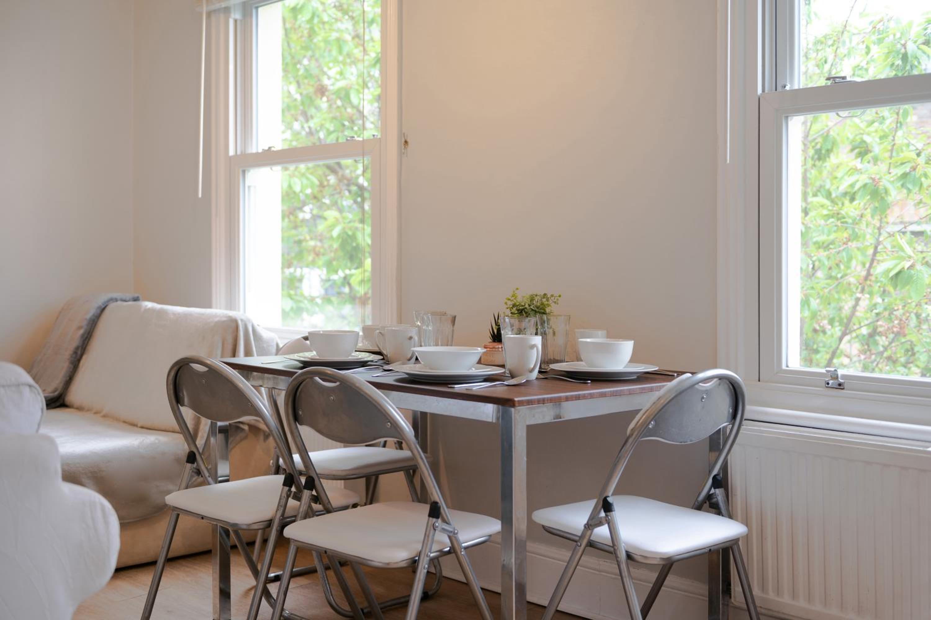 Cosy 2 Bed in Kensington Olympia