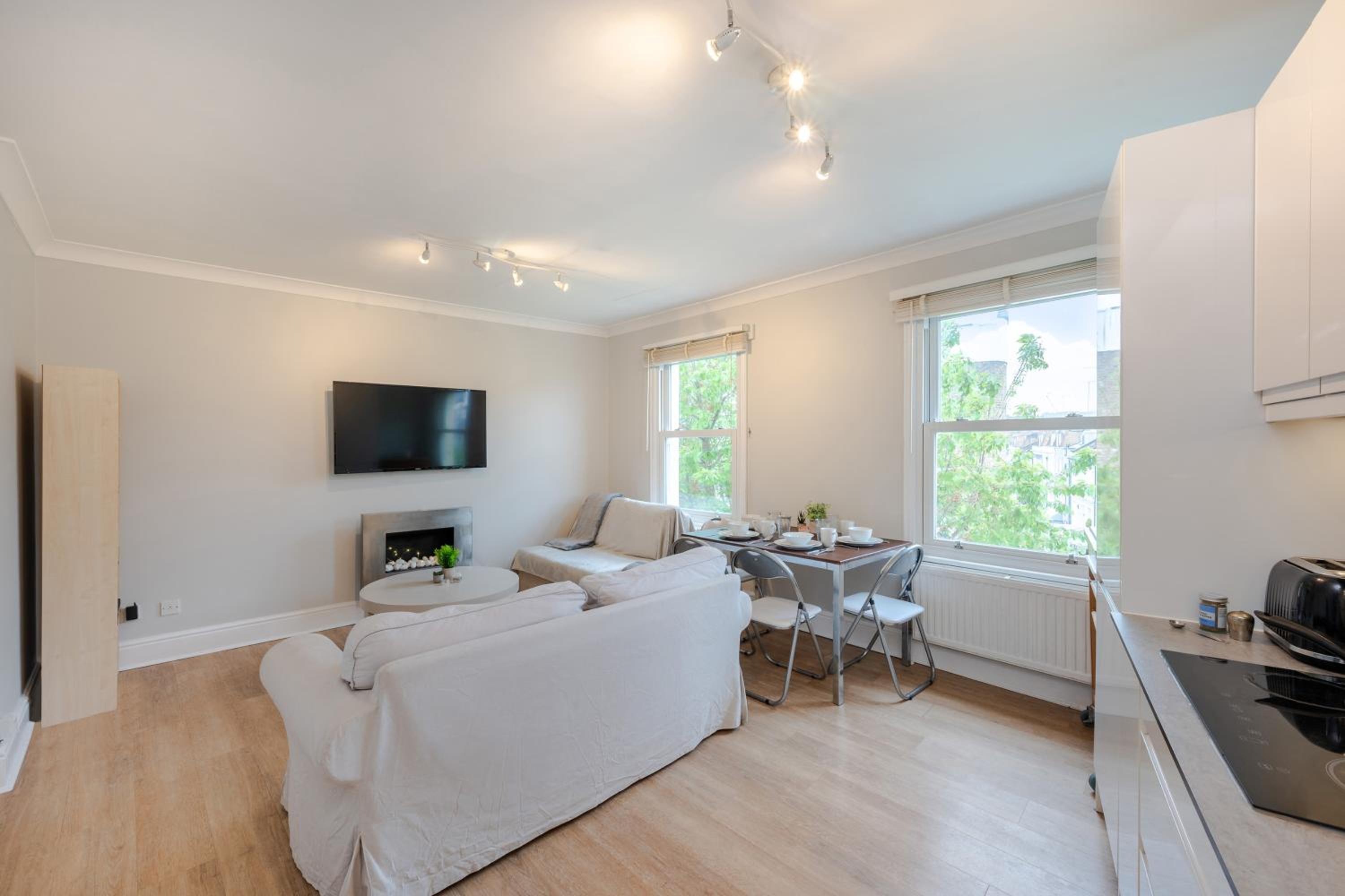 Cosy 2 Bed in Kensington Olympia