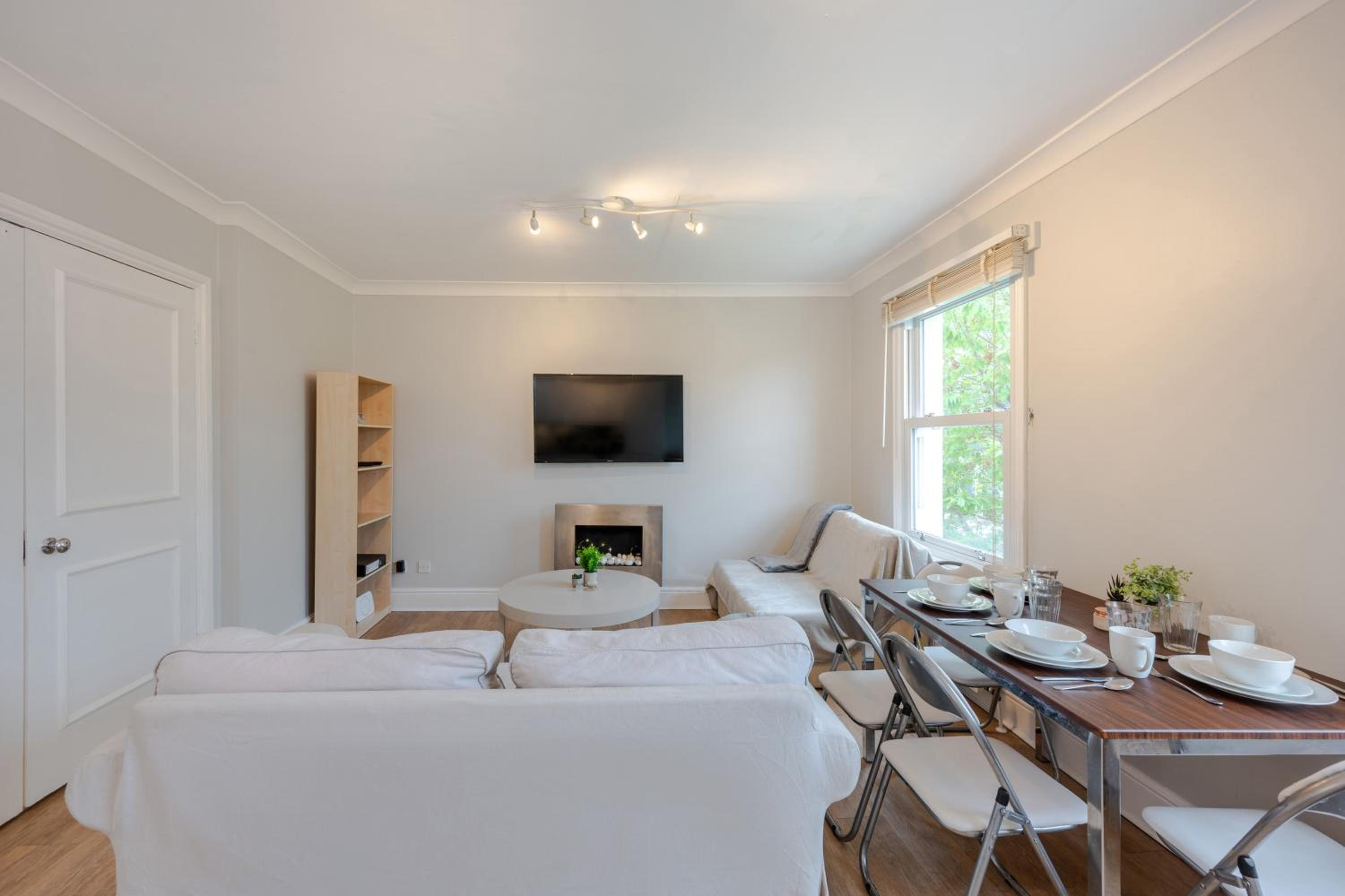 Cosy 2 Bed in Kensington Olympia