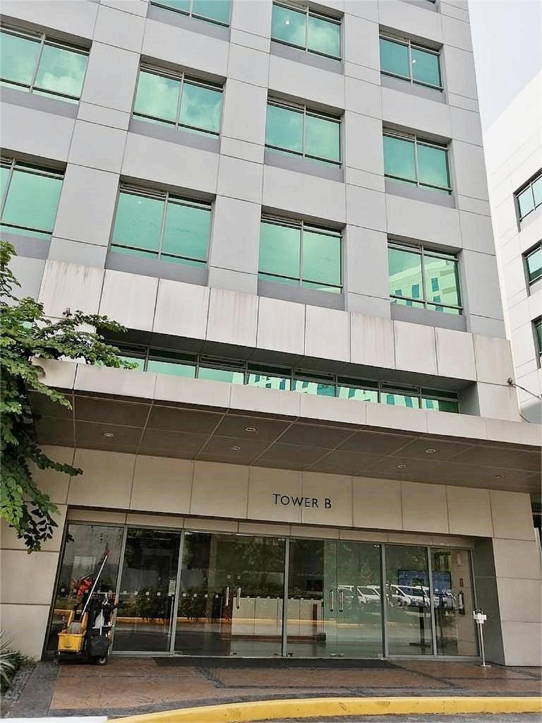 Cozy Home in BGC view 3