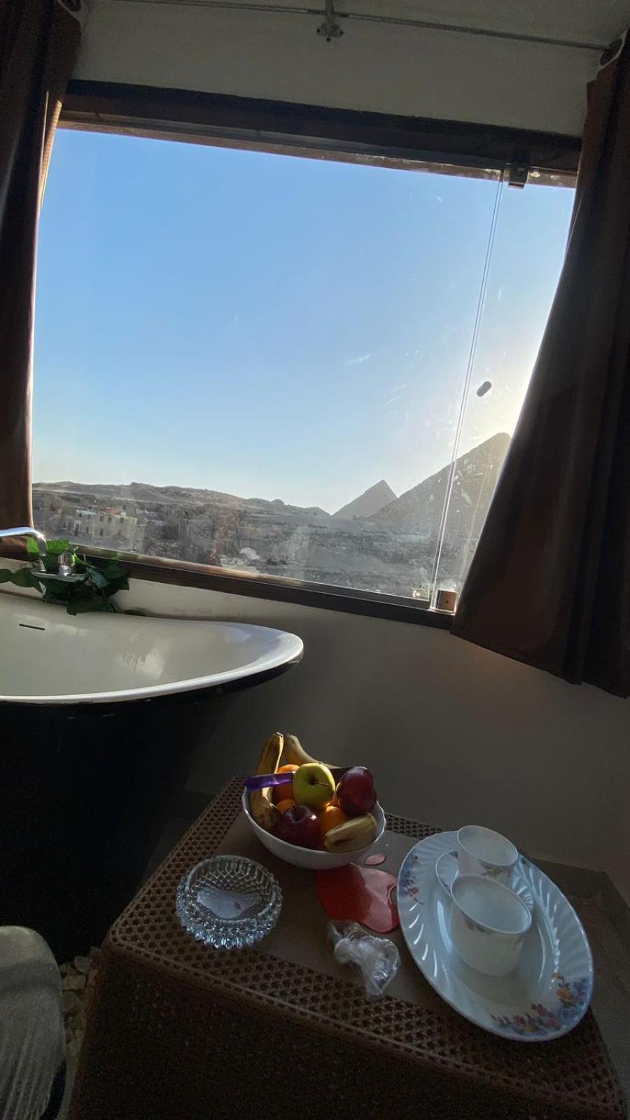 Sola Pyramids inn