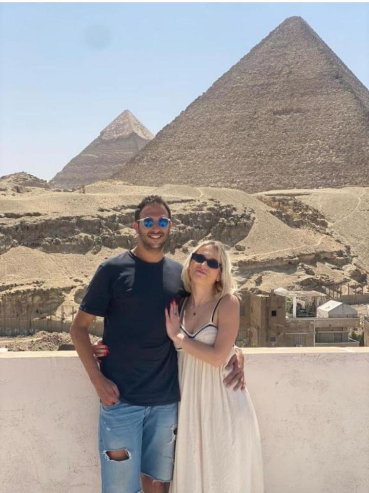 Sola Pyramids inn