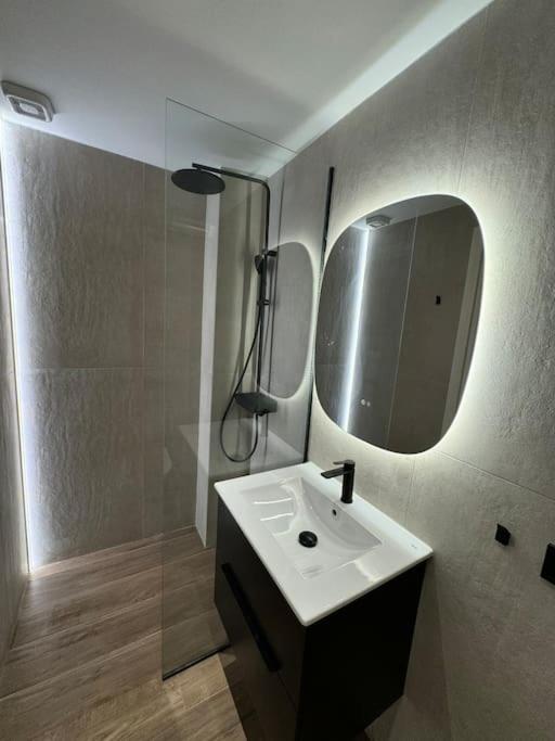 Saloni studio