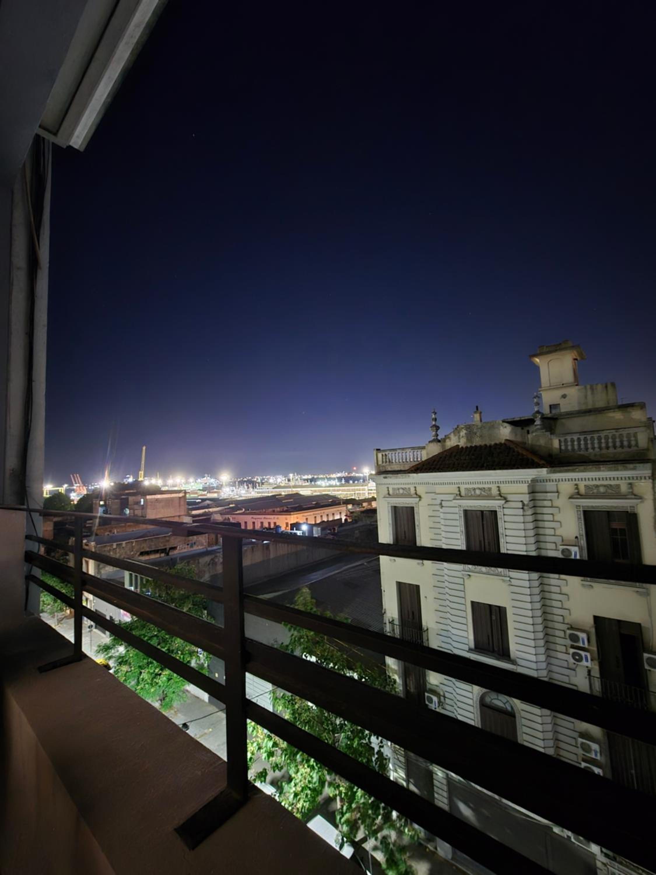 Habitación privada con balcón en Centro de Montevideo view 4