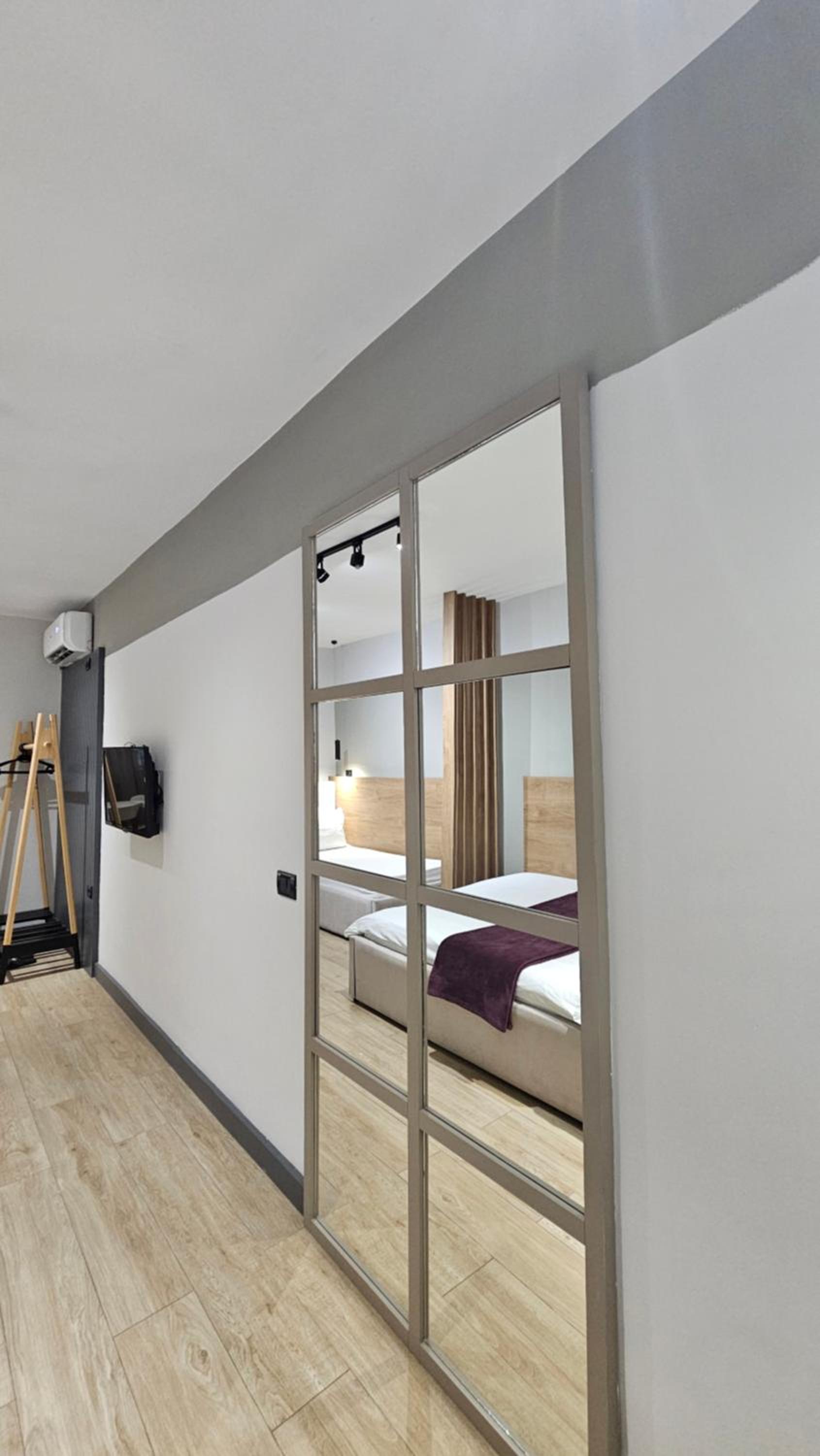 TAM Center Studio Apartment Next To Blloku No2