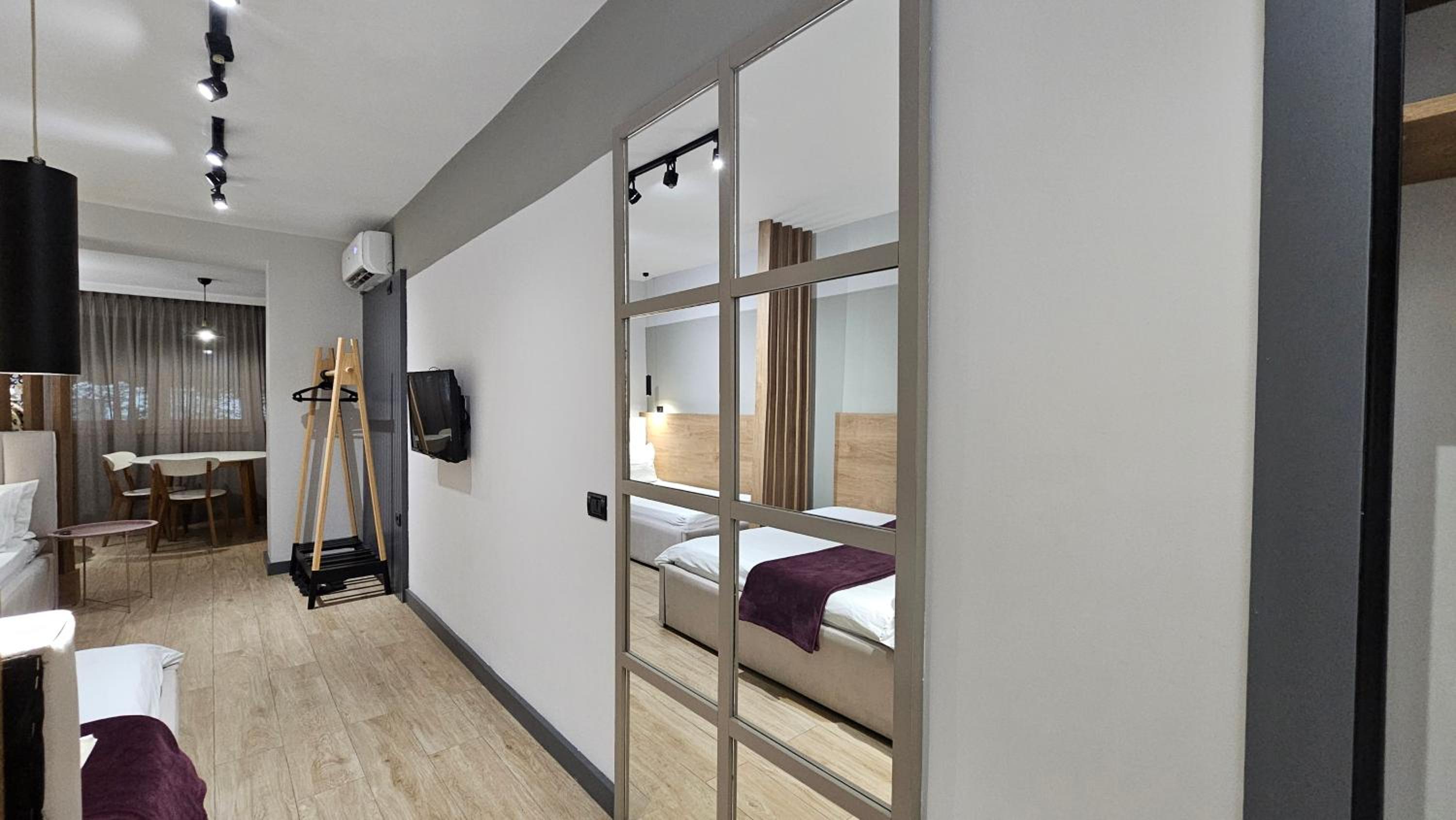 TAM Center Studio Apartment Next To Blloku No2