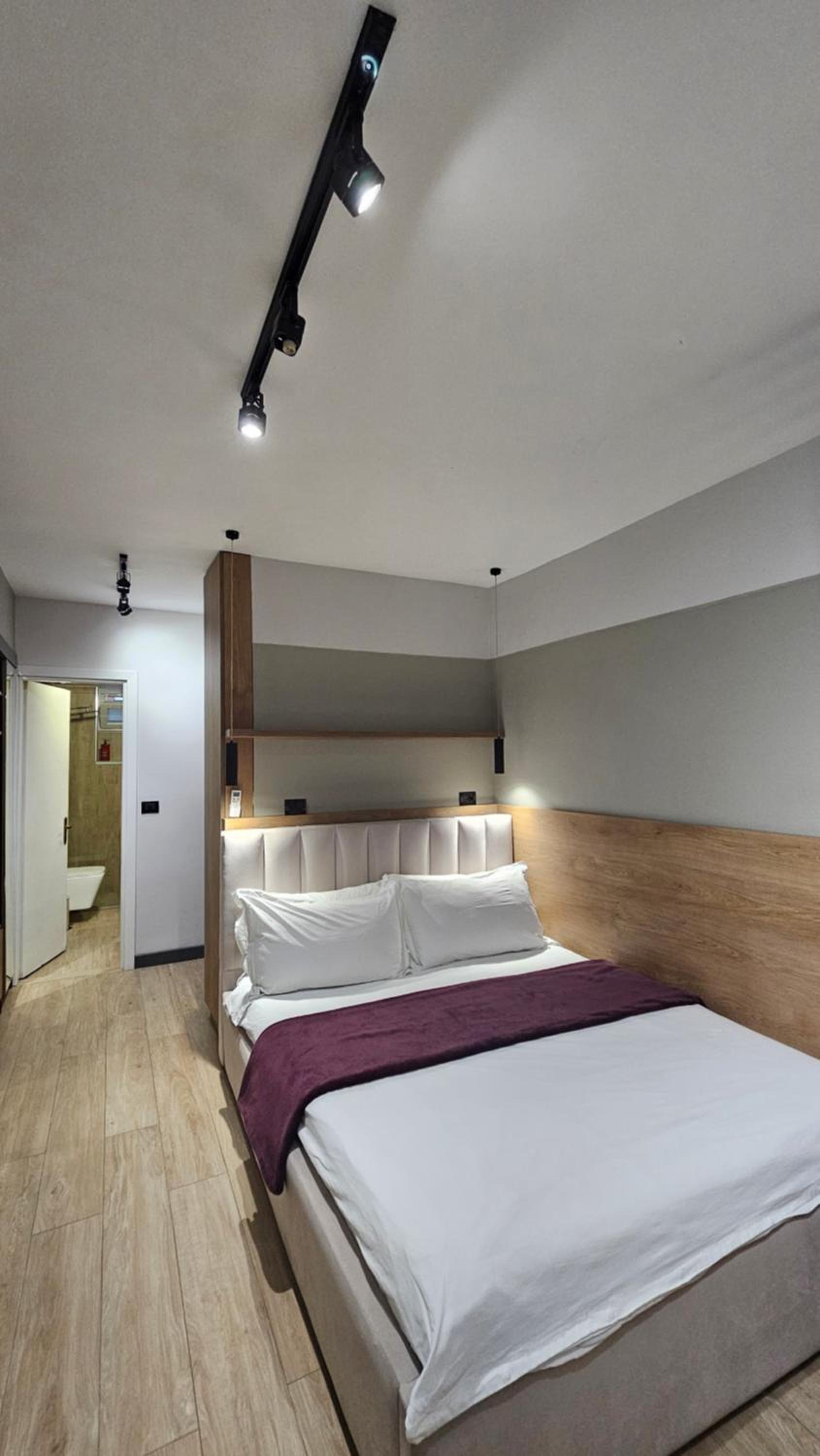 TAM Center Studio Apartment Next To Blloku No2
