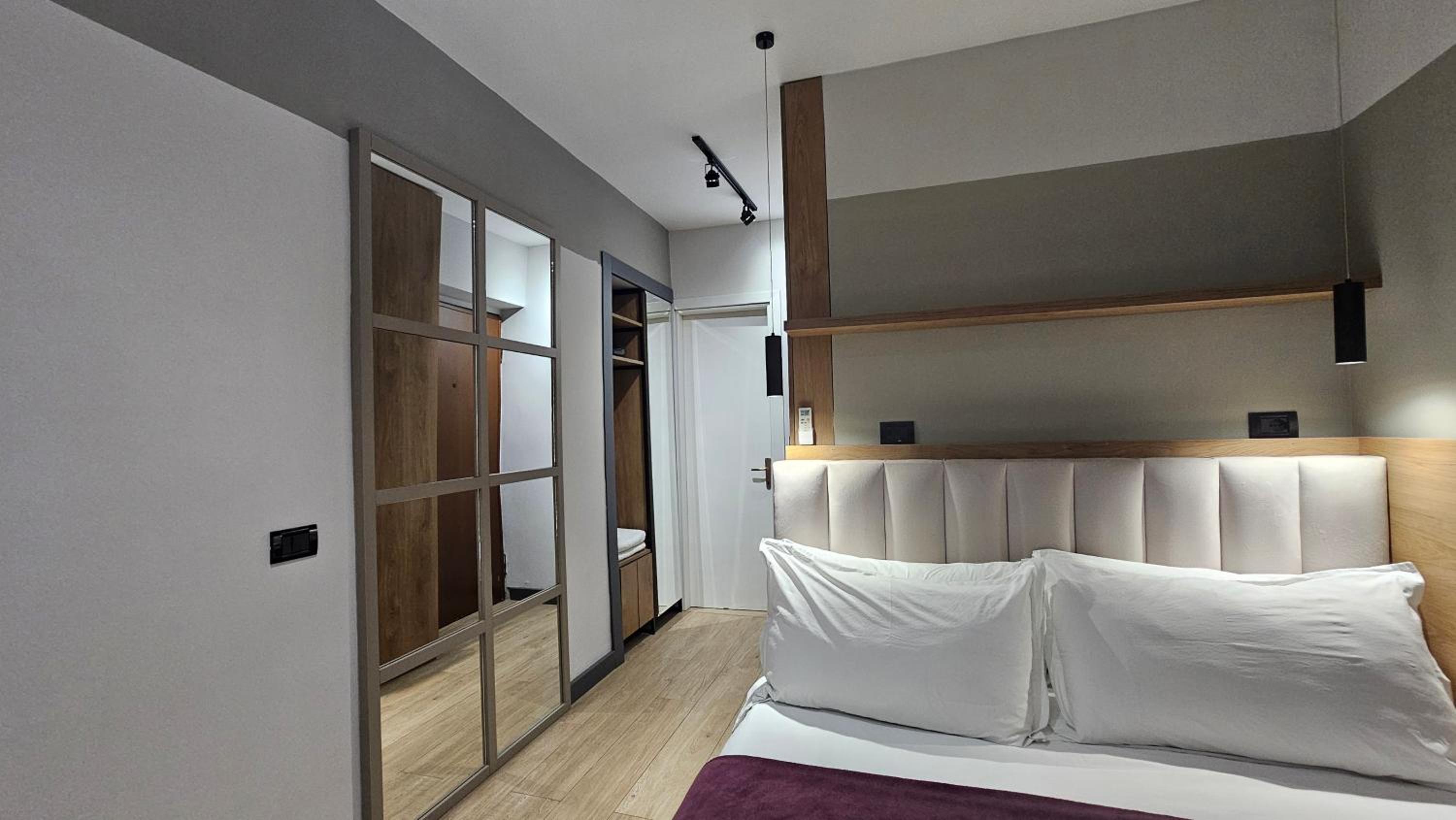 TAM Center Studio Apartment Next To Blloku No2